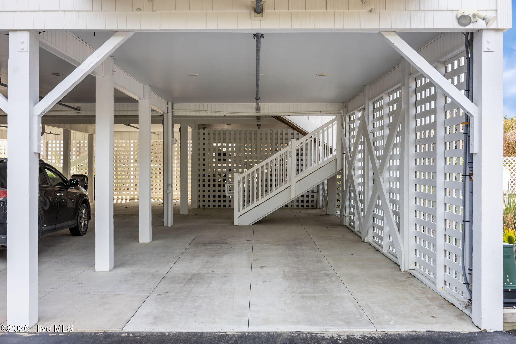 100561663 | Photo 18