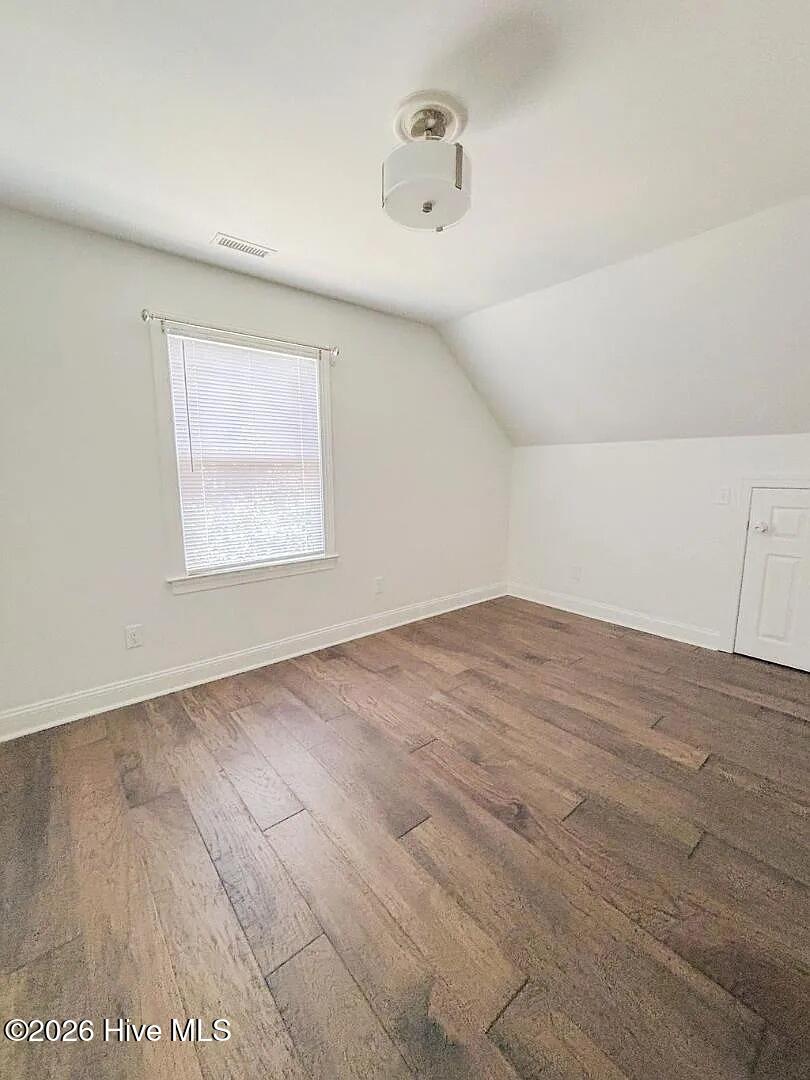 100570662 | Photo 18