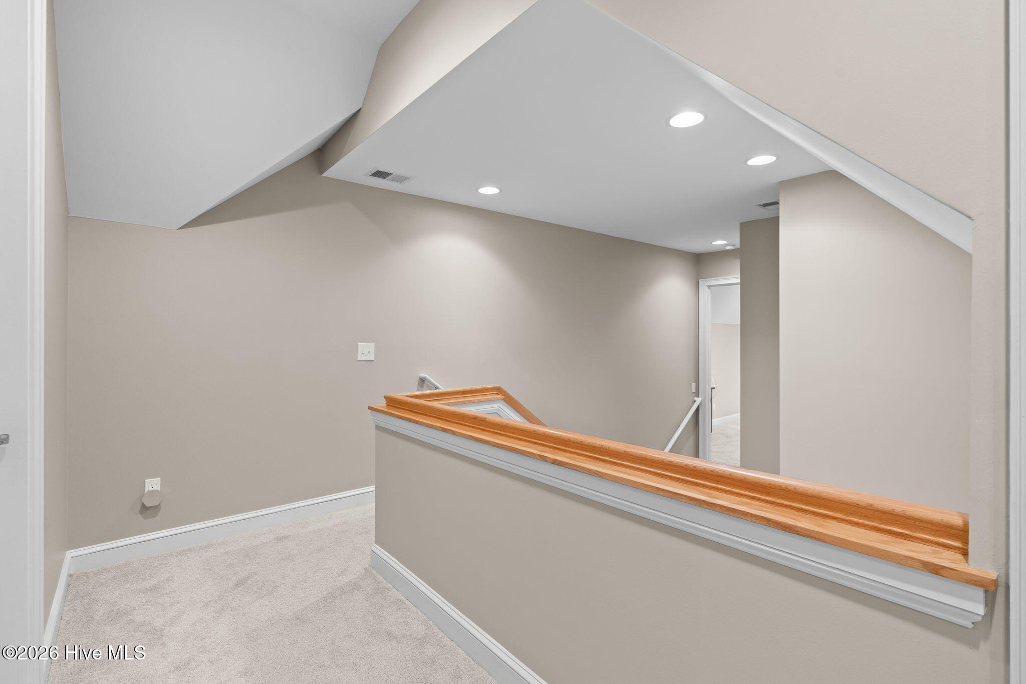 100559683 | Photo 41