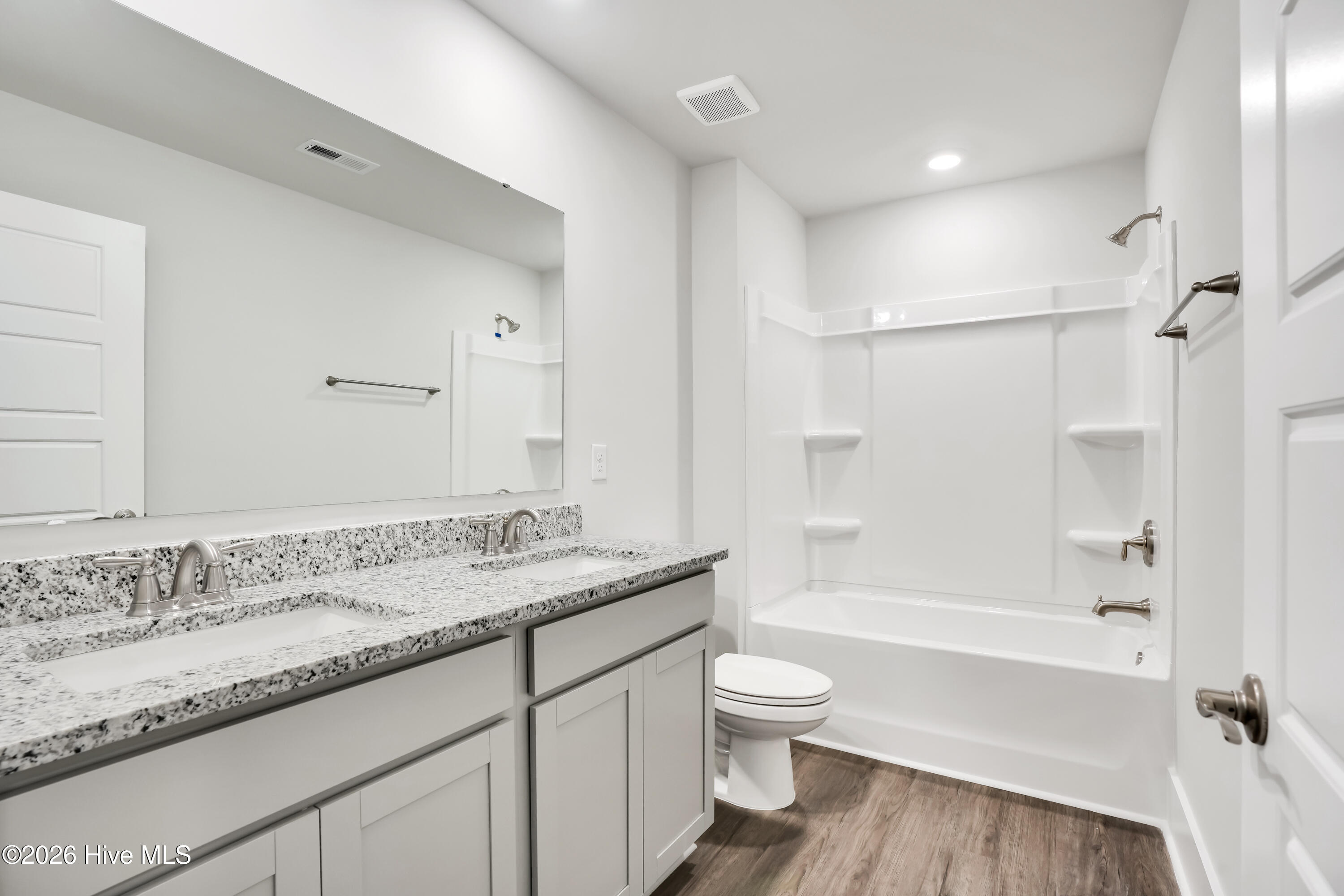 100544647 | Photo 18