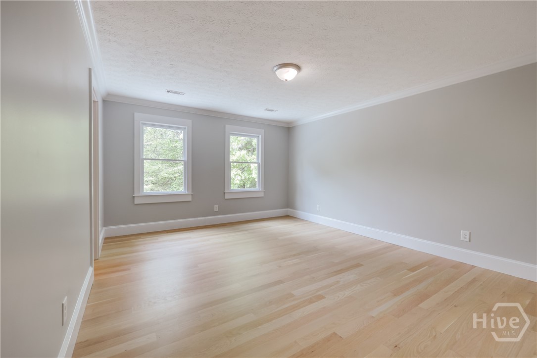 155 Hunters Pointe Drive