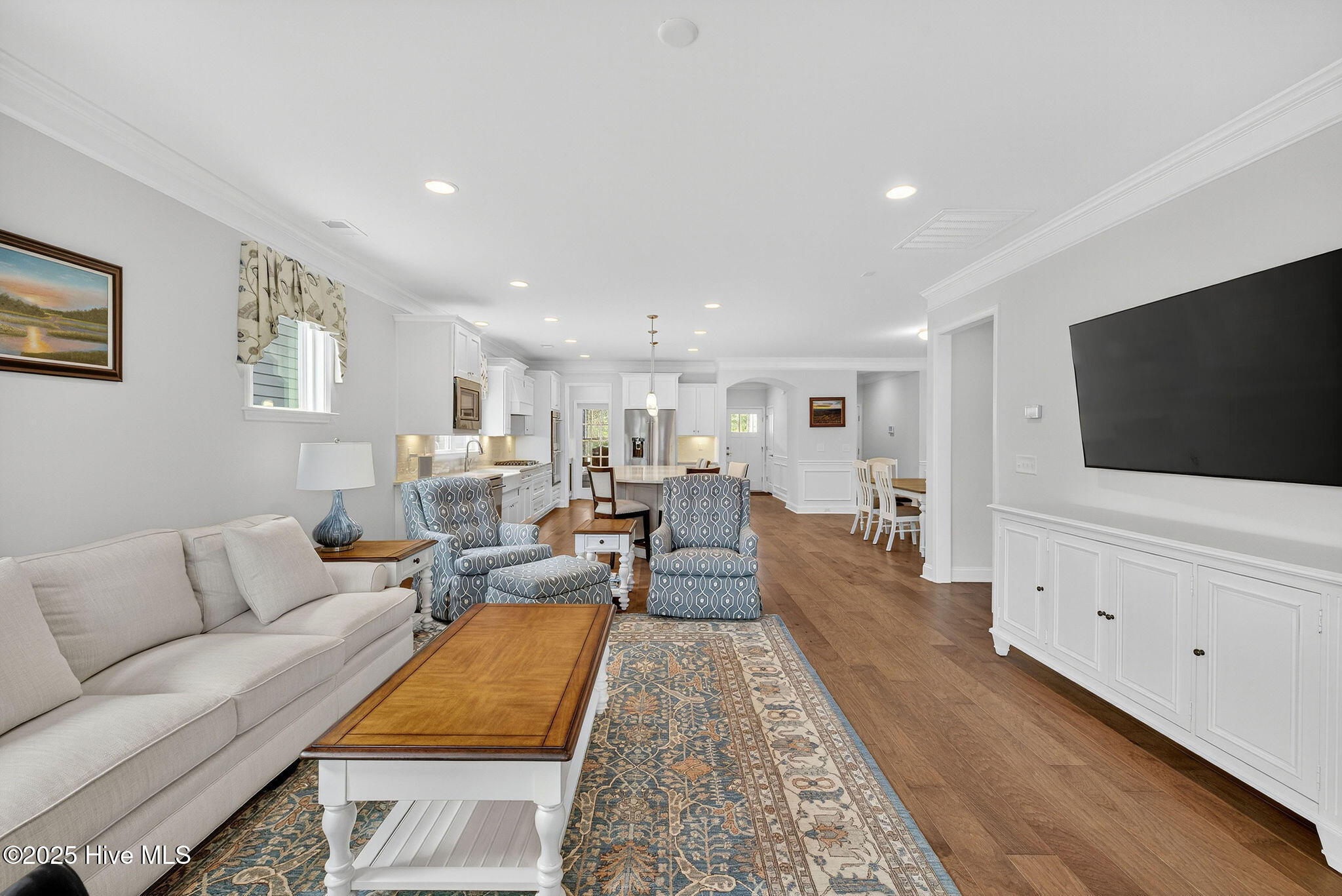 100565700 | Photo 30