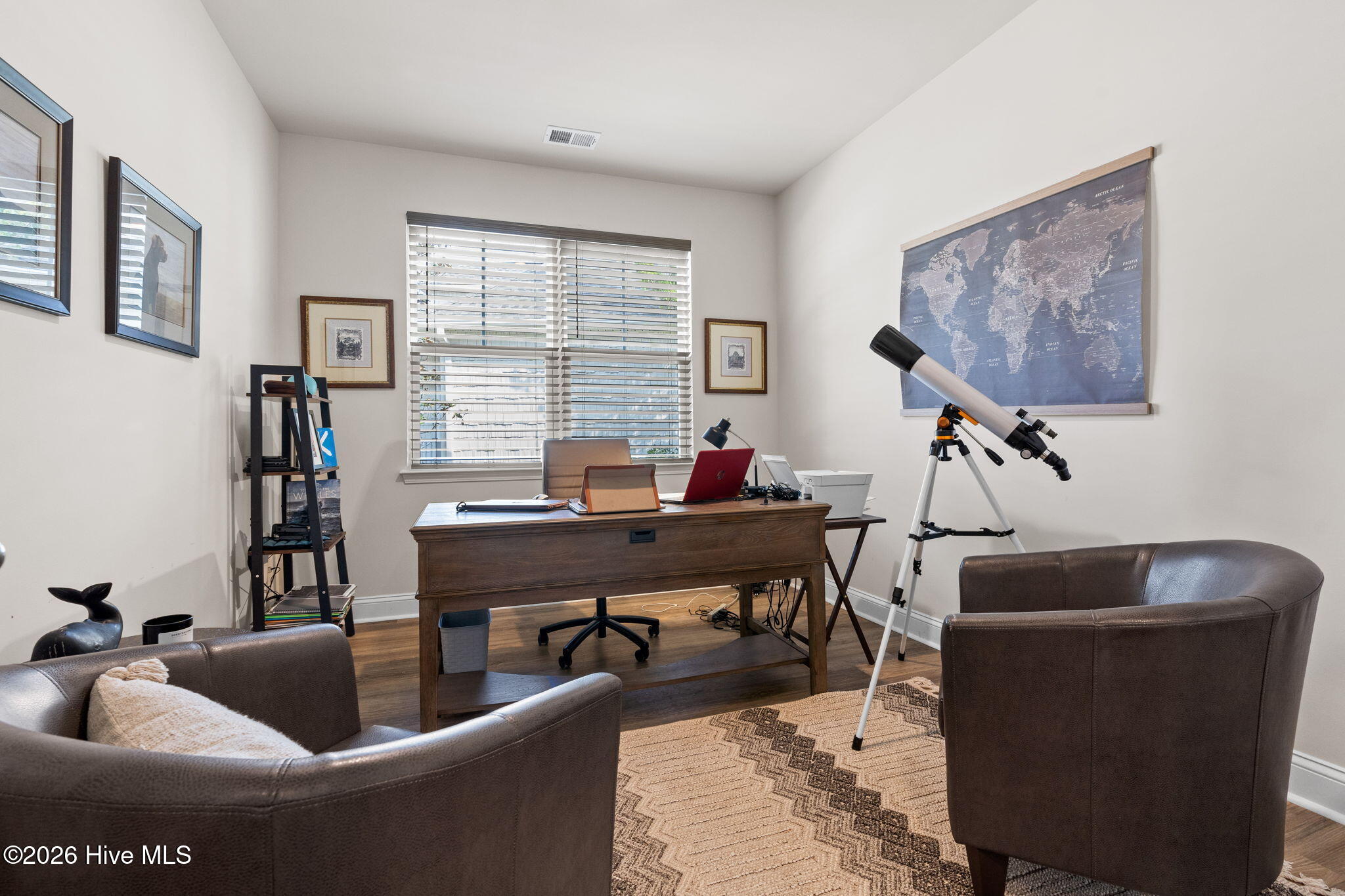 100555775 | Photo 32