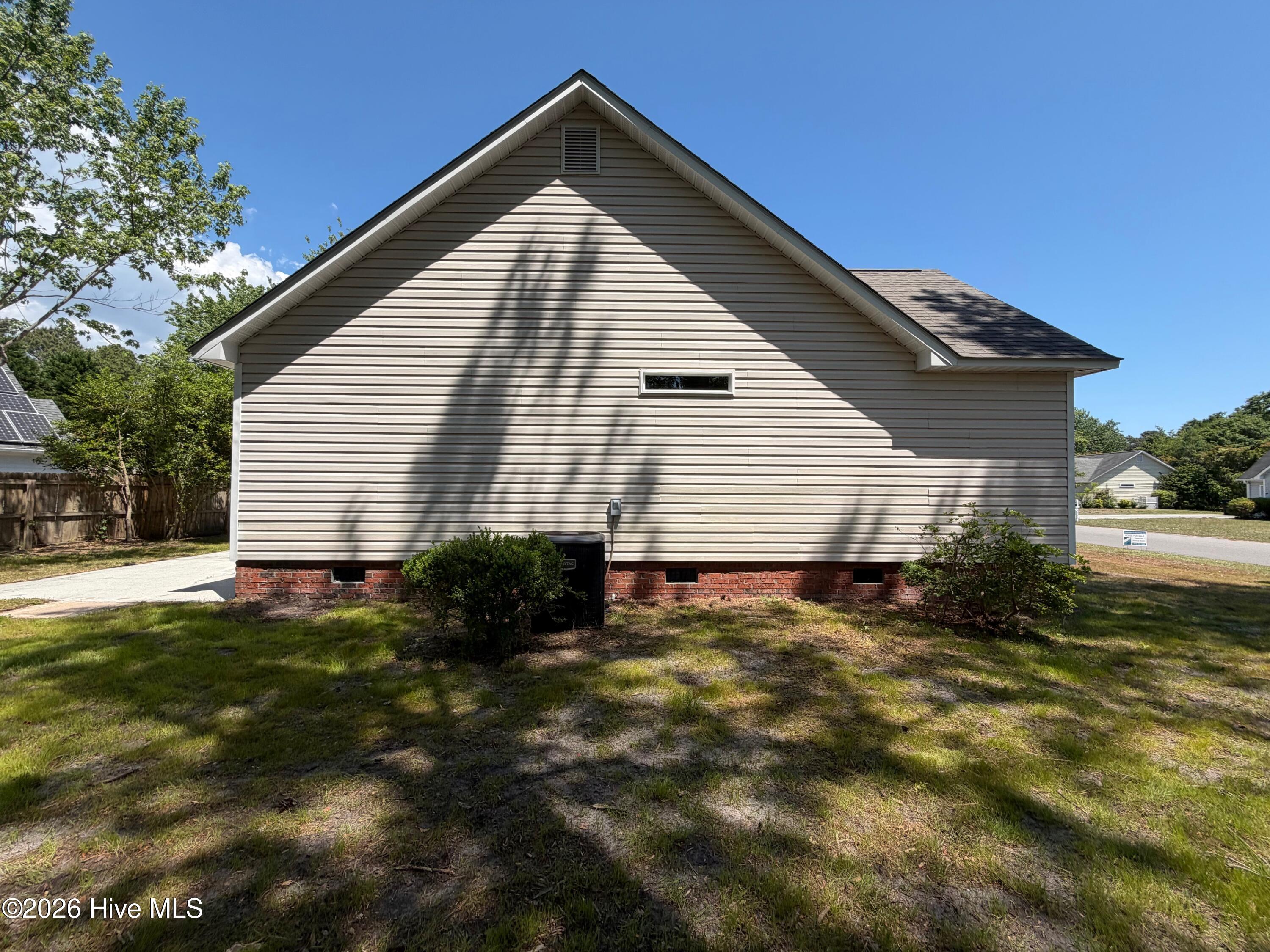 100568177 | Photo 13