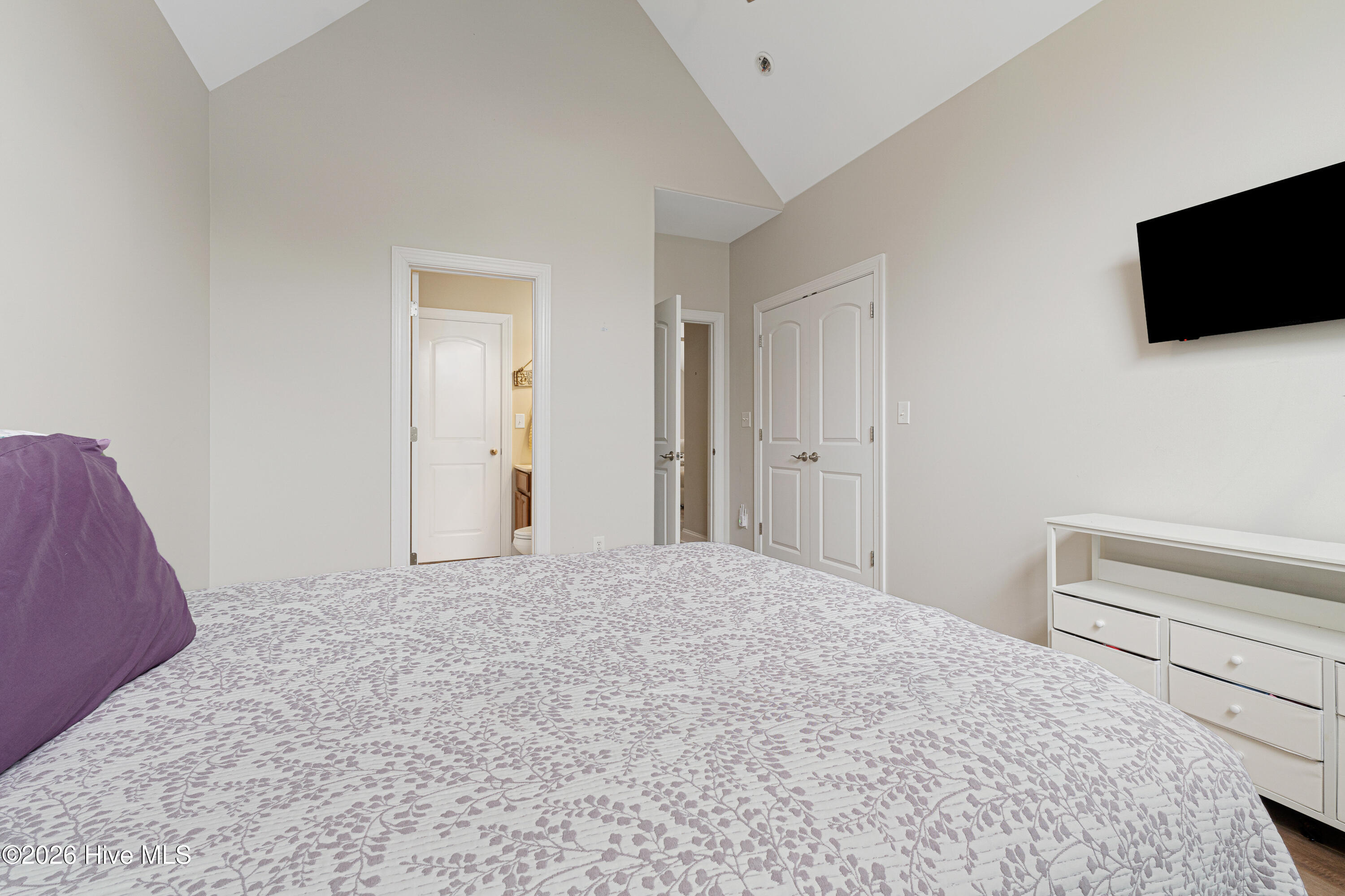 412 Waverly Court,Newport