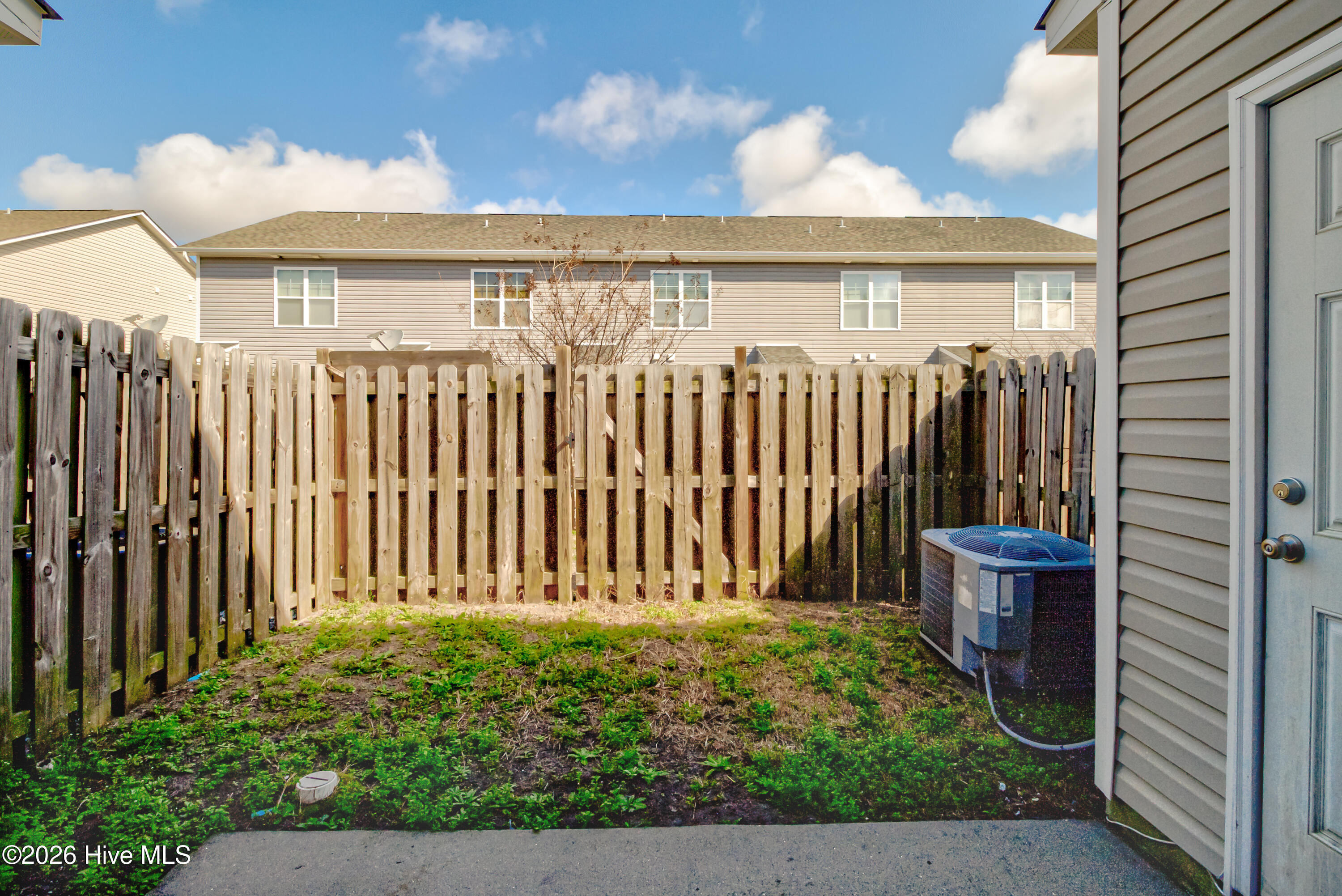 100559193 | Photo 24