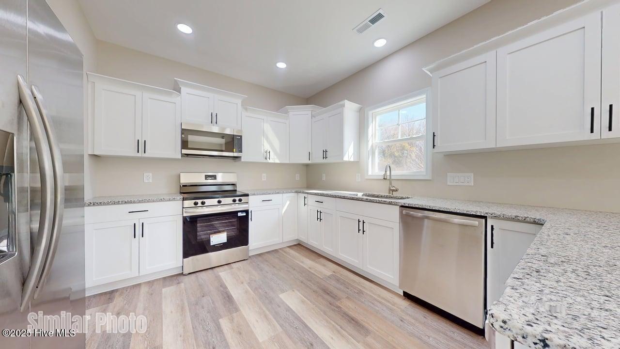 100546345 | Photo 10