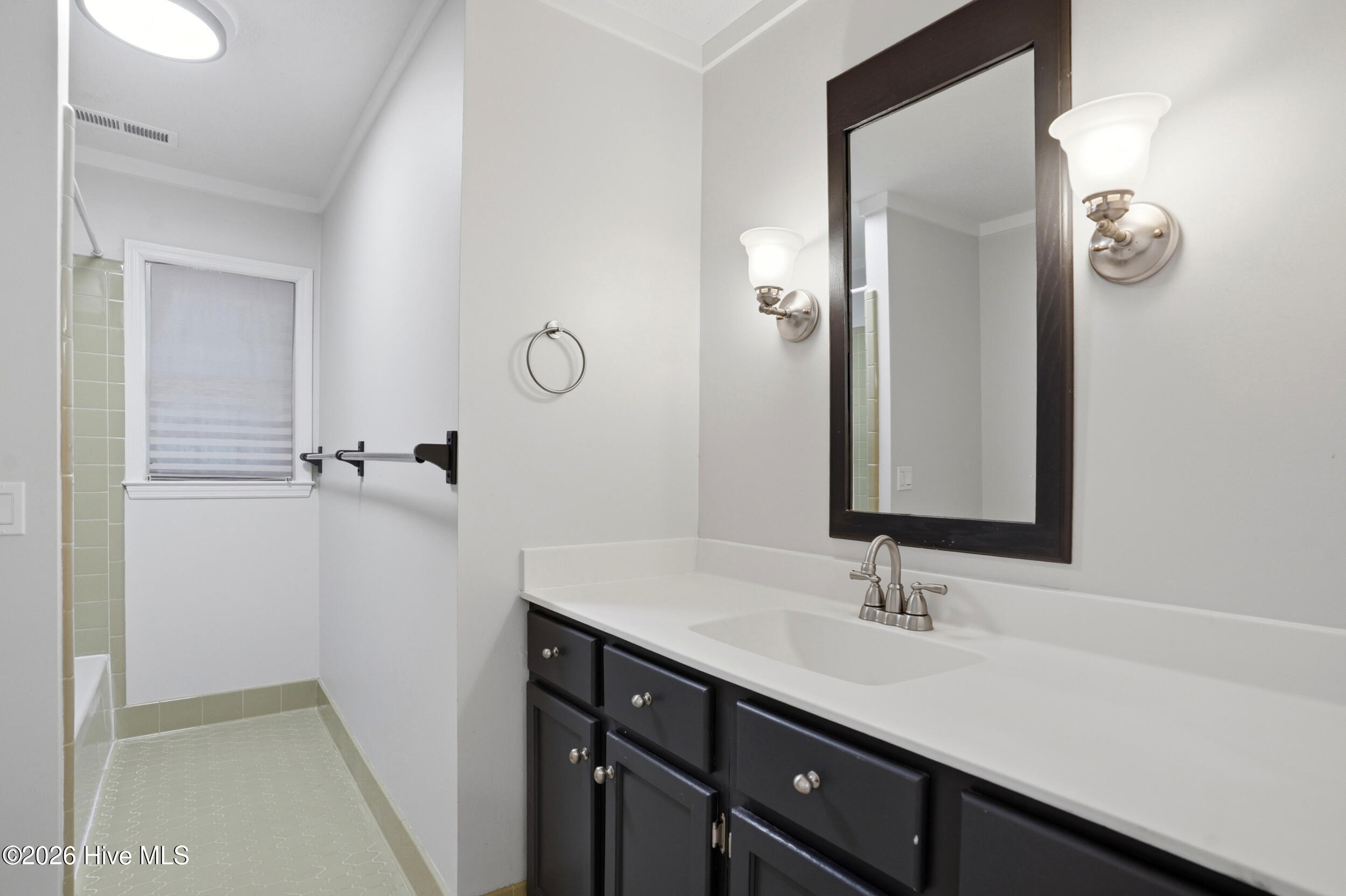 100565910 | Photo 31