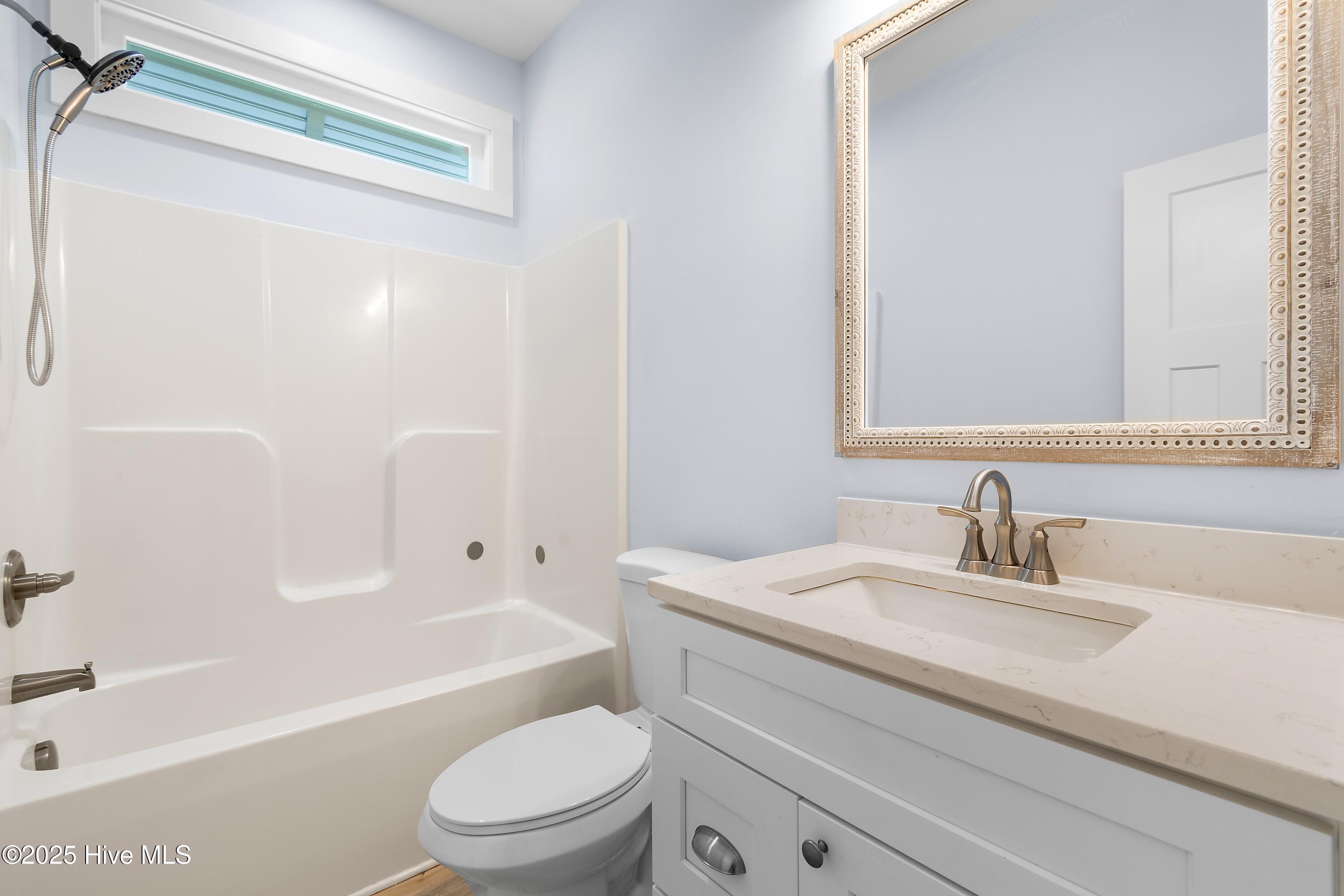 100541024 | Photo 30