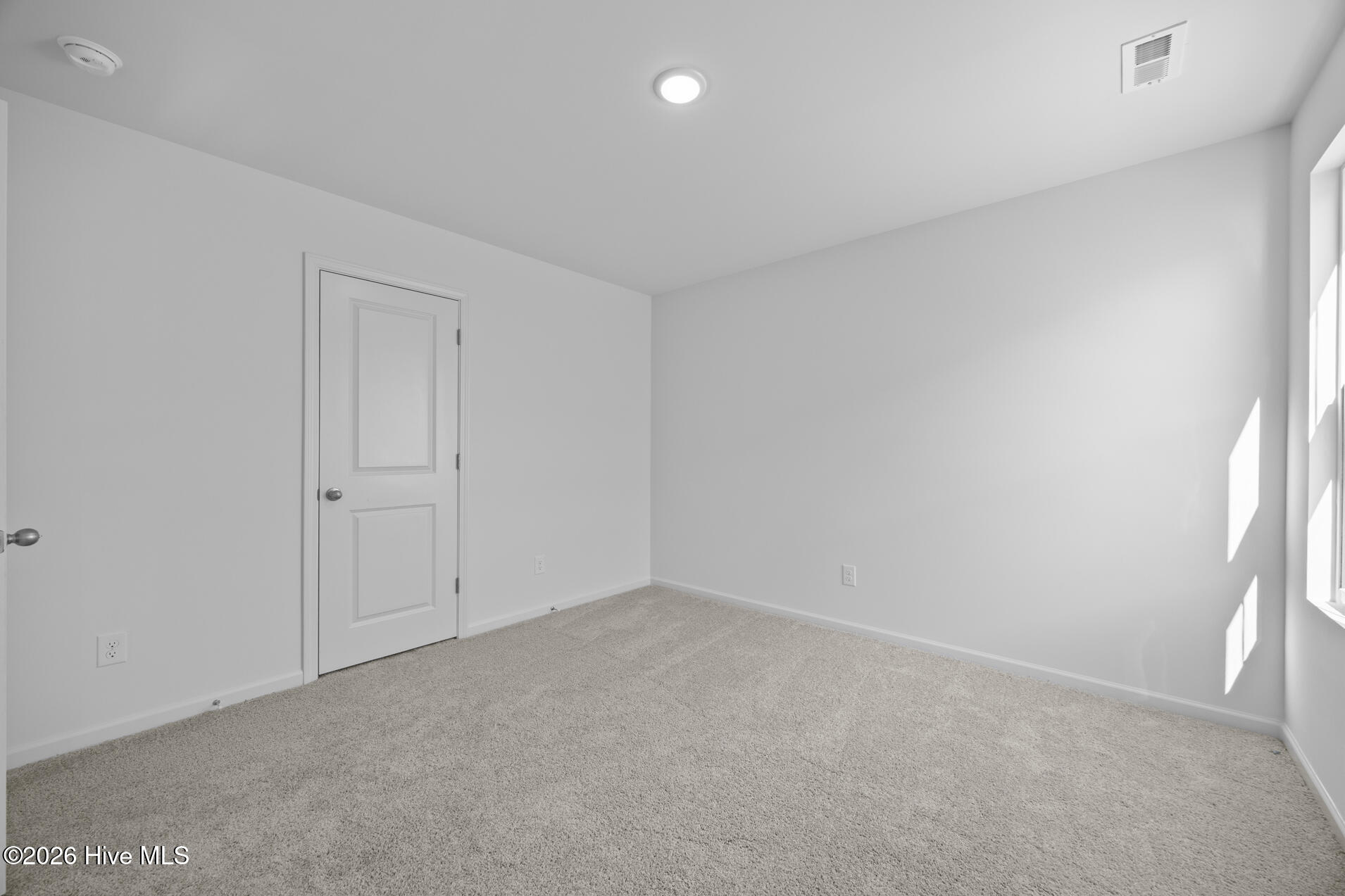 100560902 | Photo 19