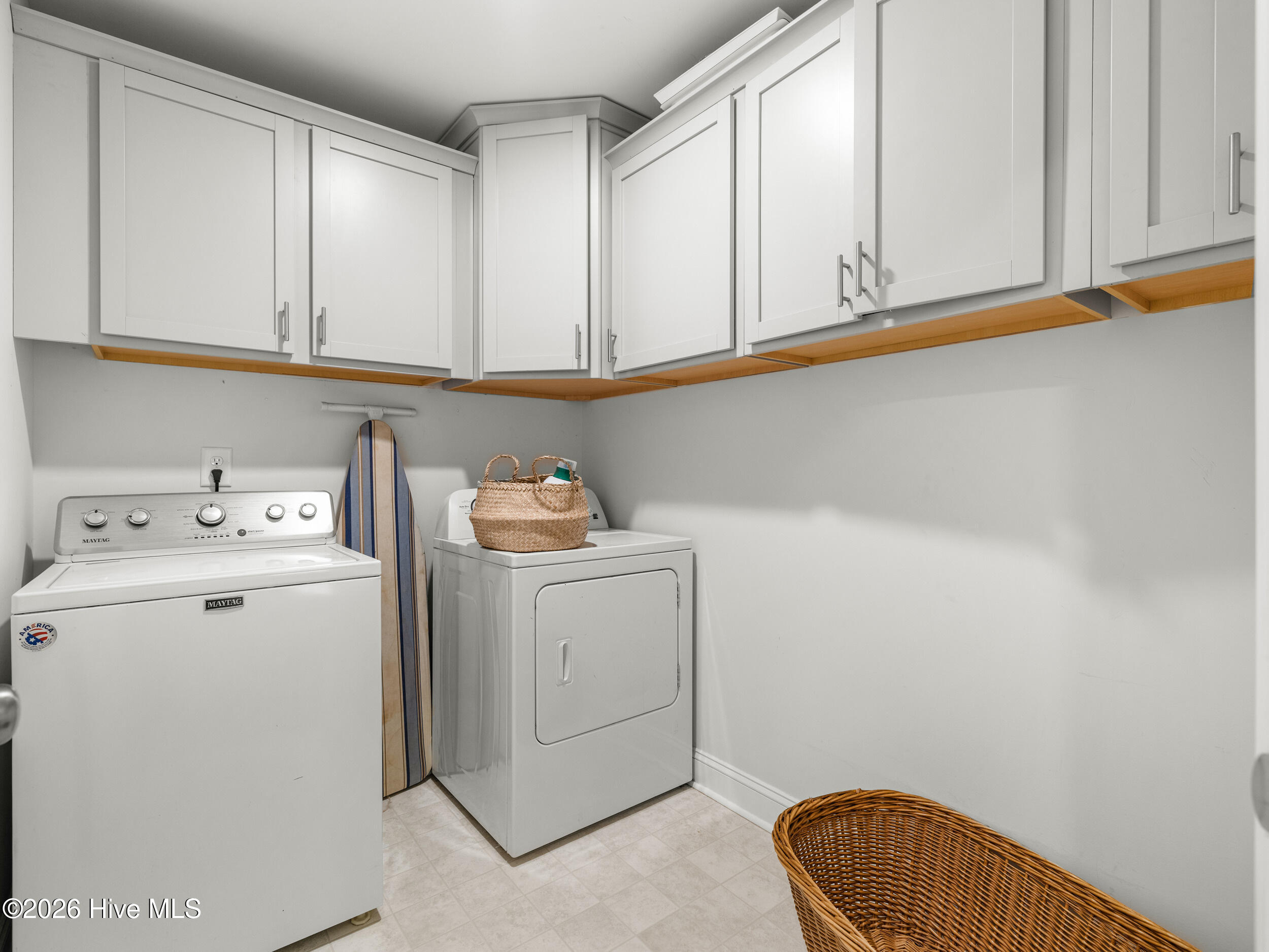 100558735 | Photo 45