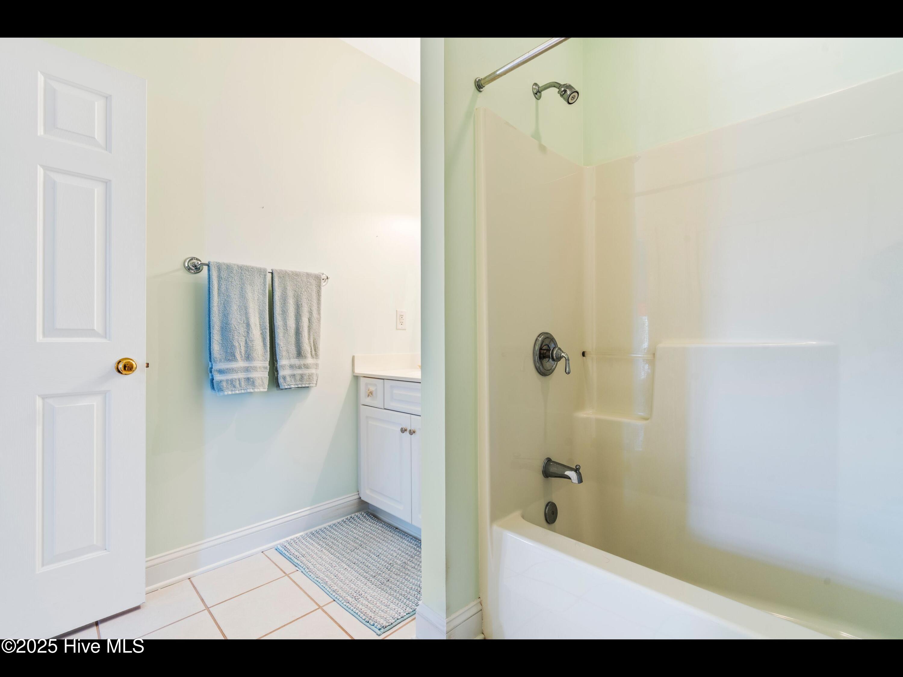 100511839 | Photo 40