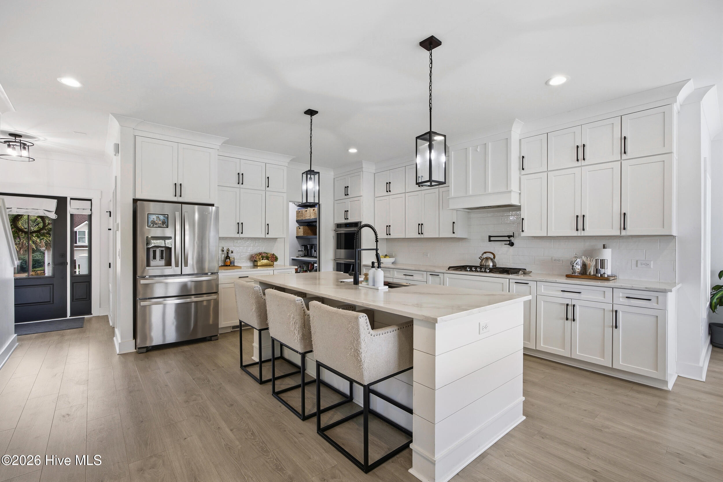 100558595 | Photo 12