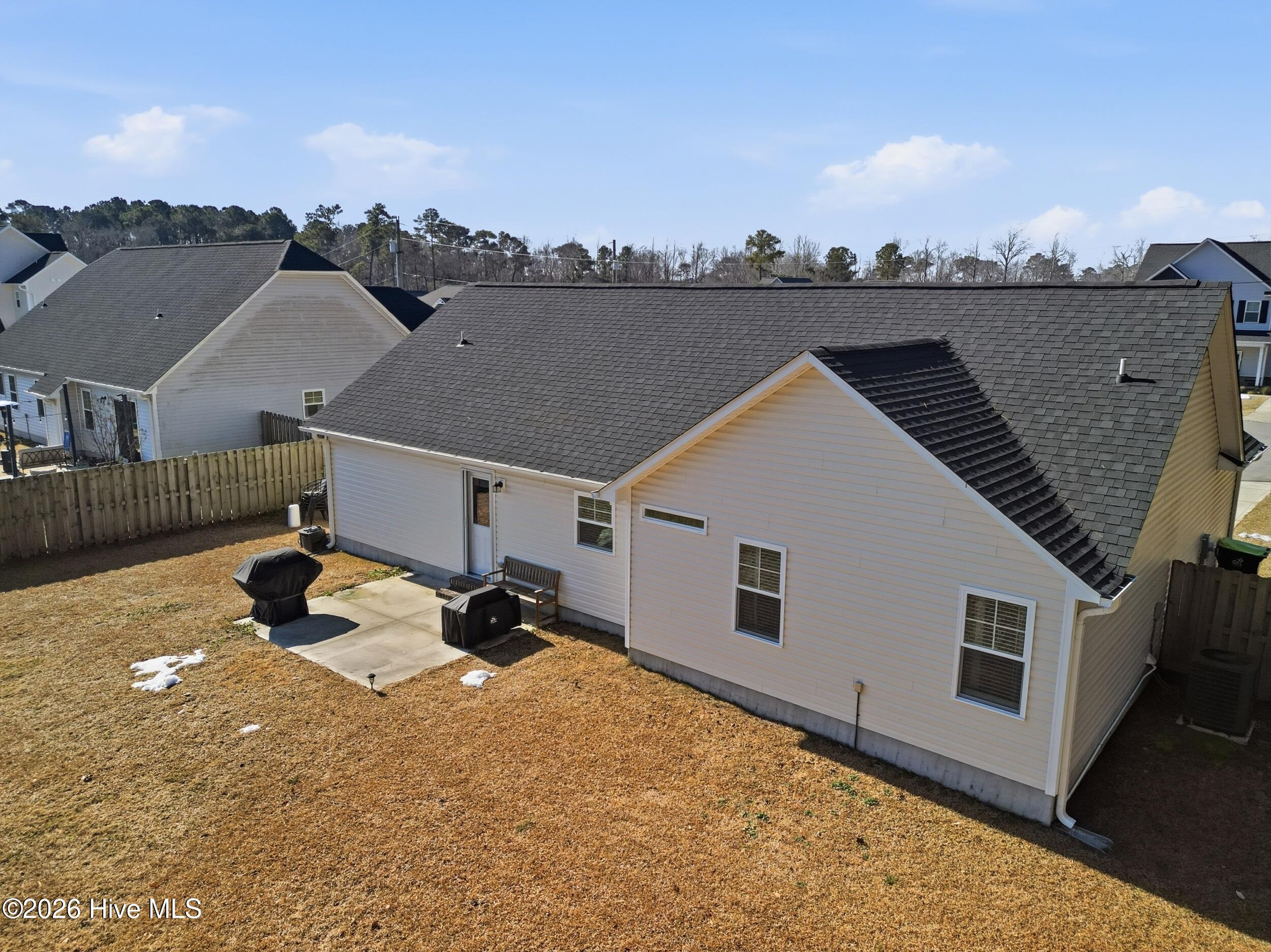 100553402 | Photo 33