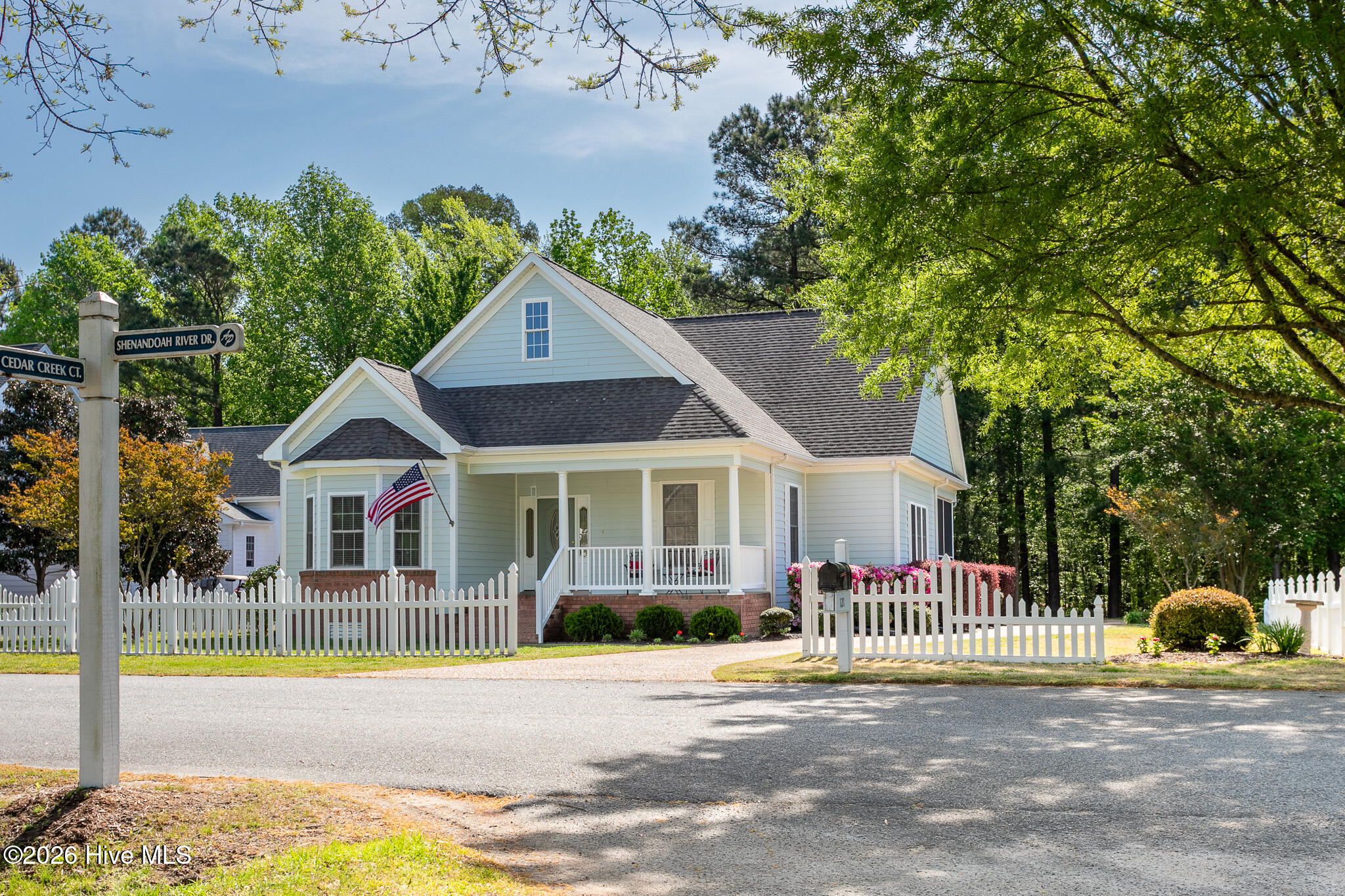 Featured listings Featured listings