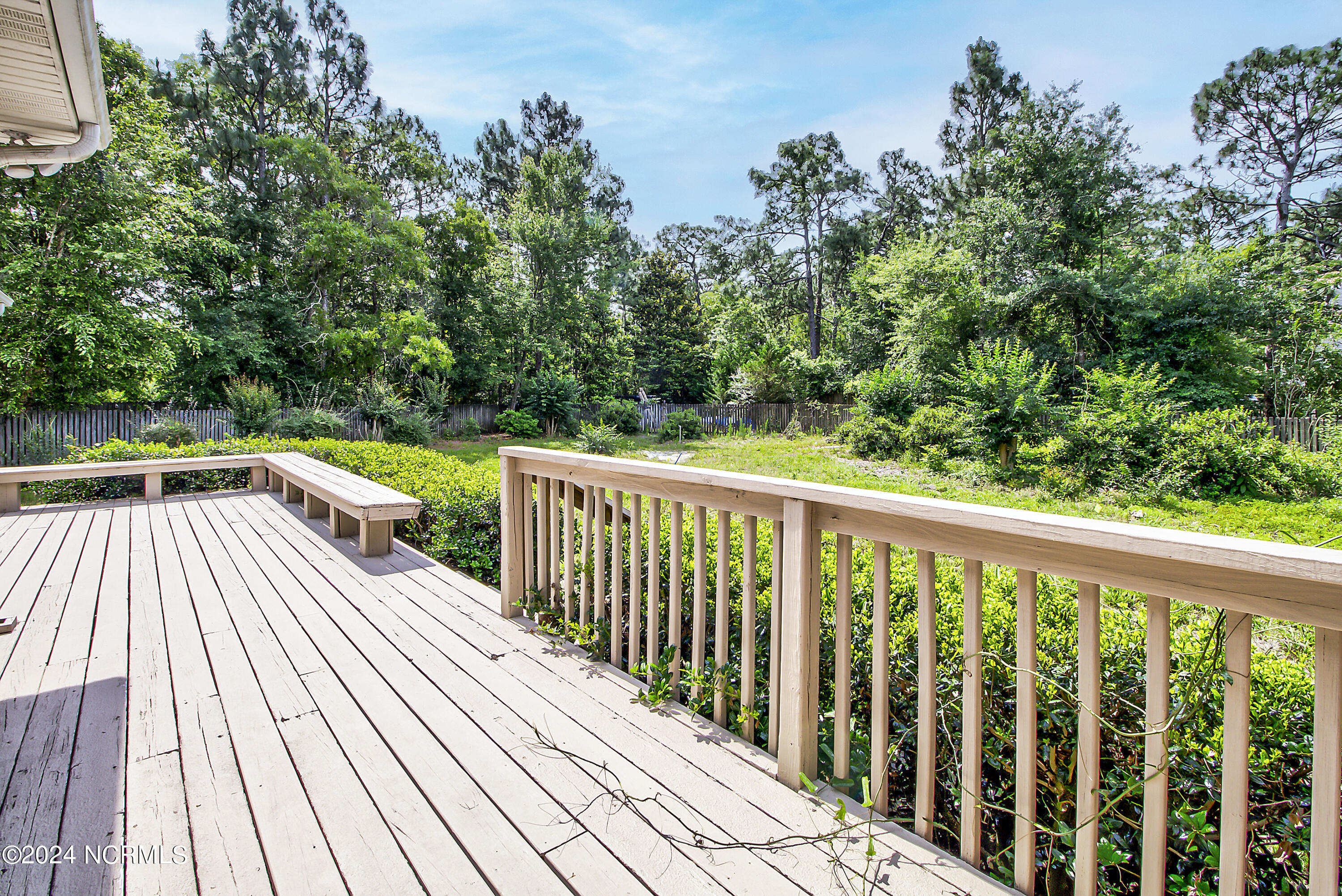 100560204 | Photo 36