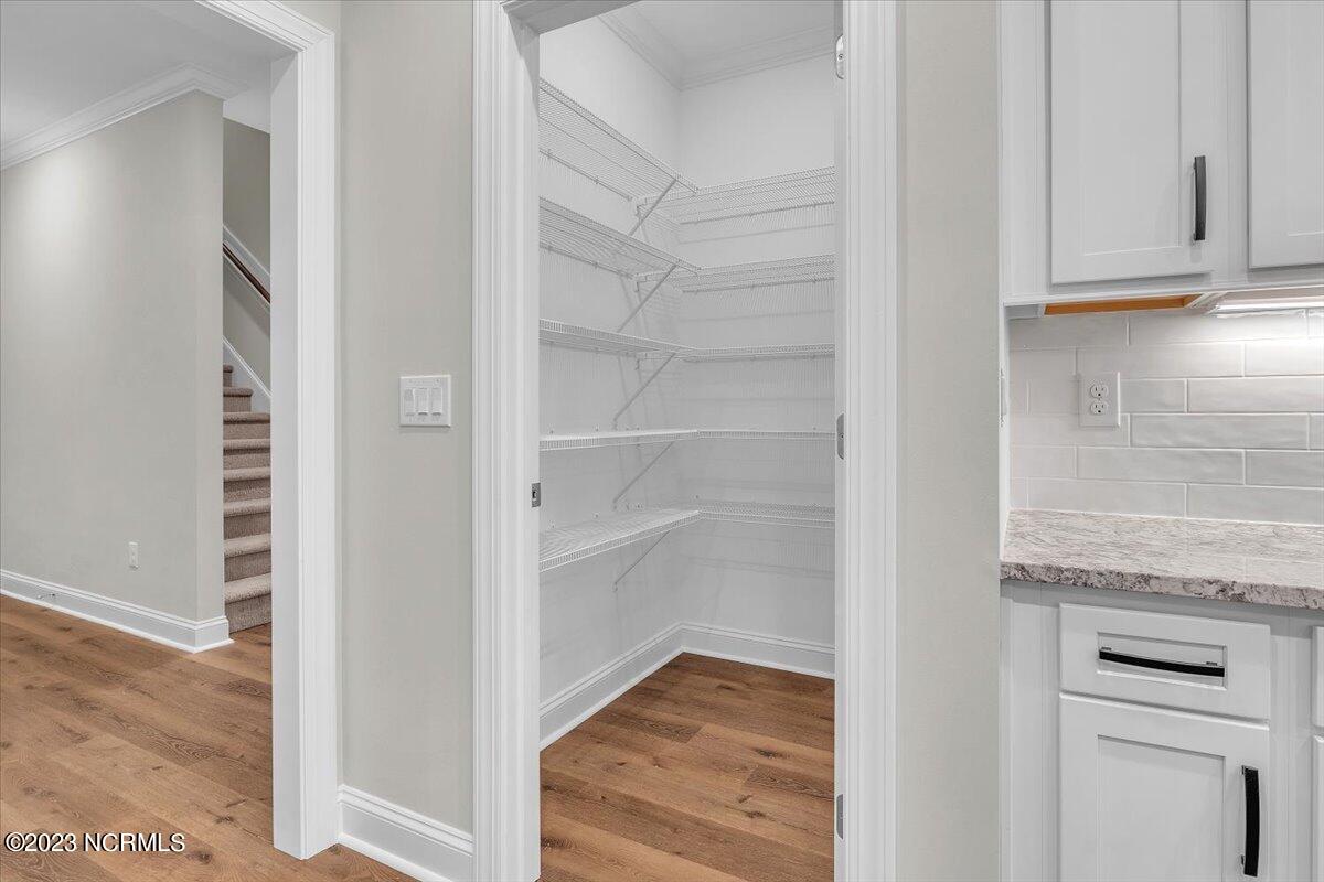 100524155 | Photo 64