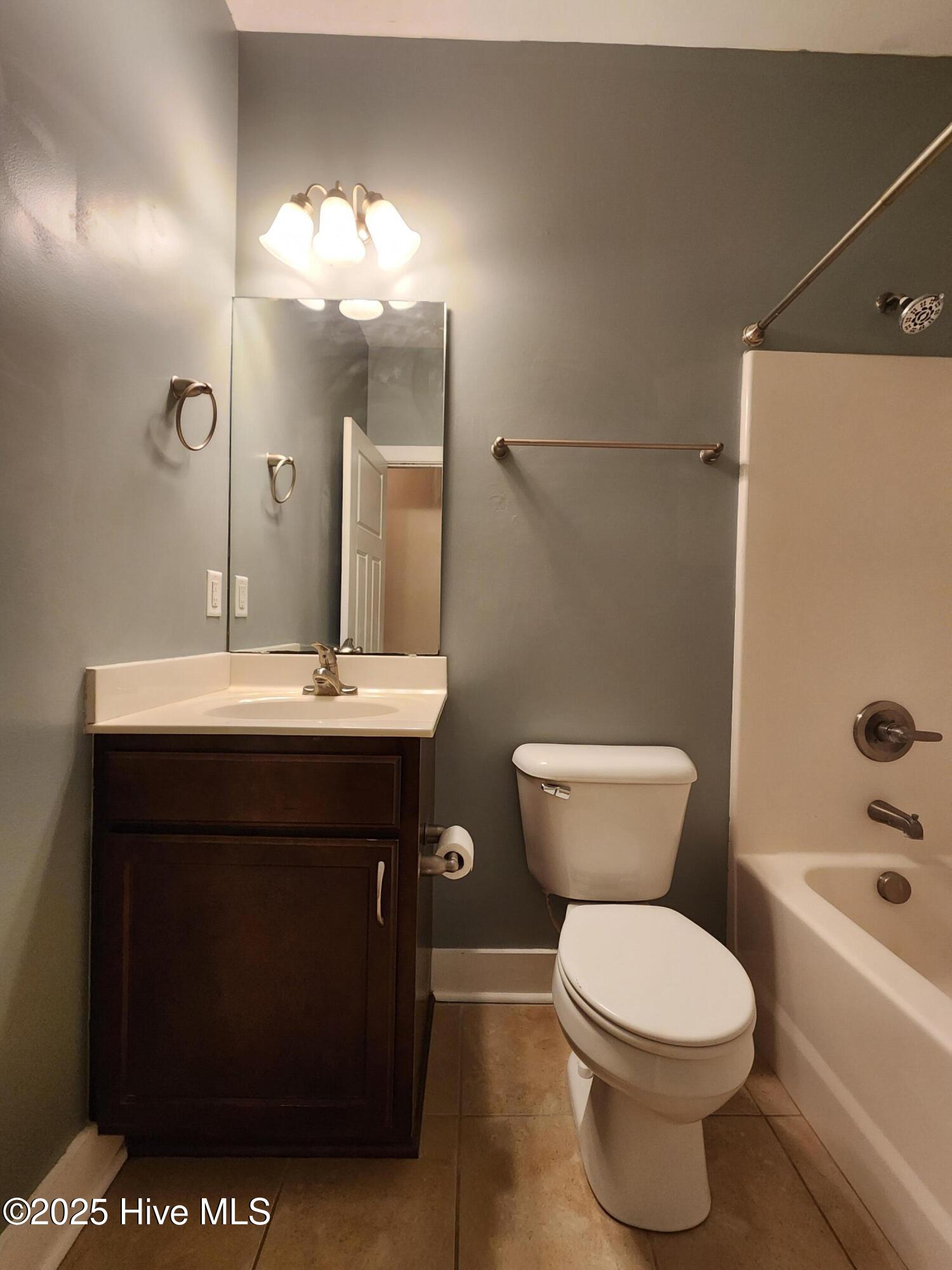 100569156 | Photo 25