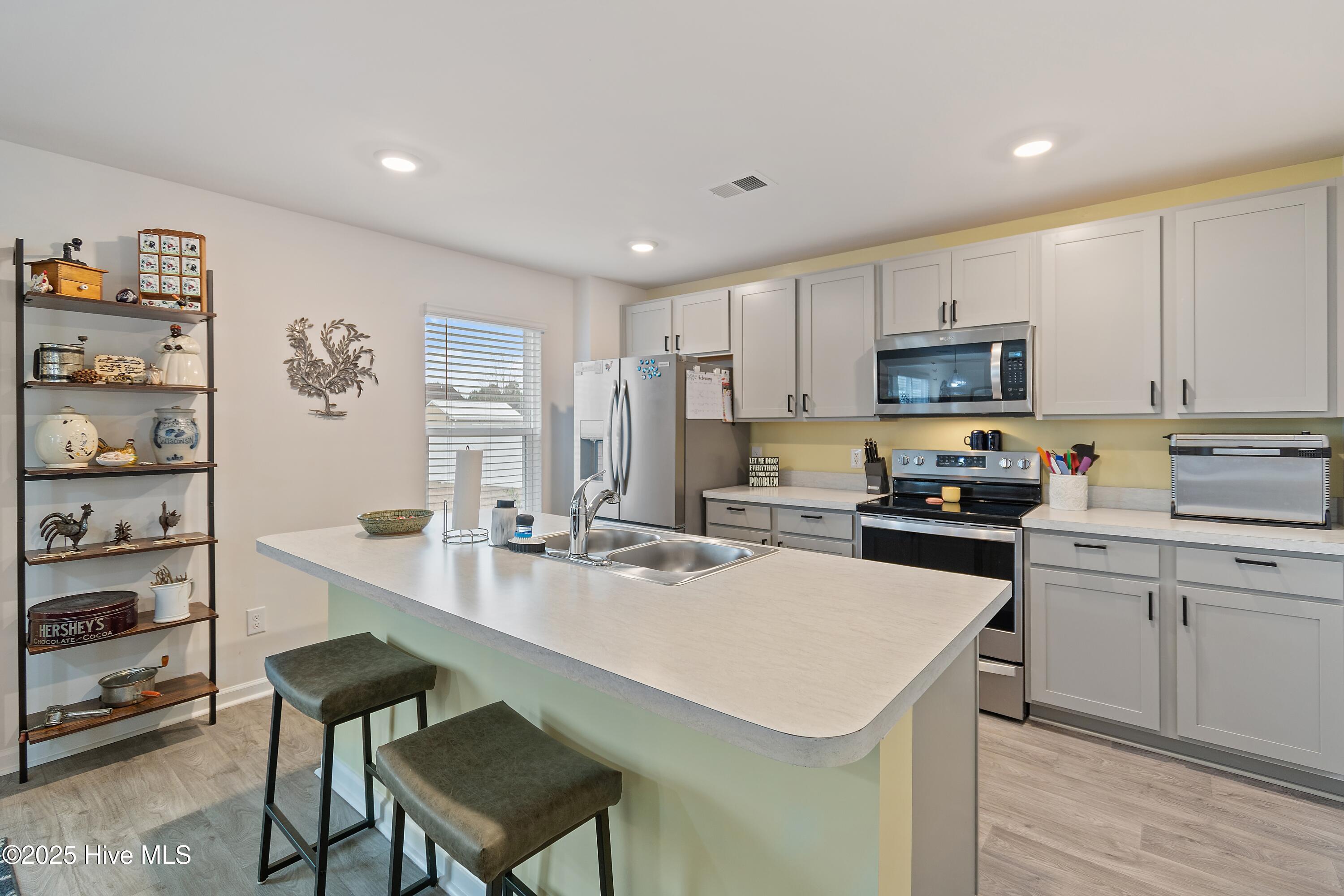 566 Pinecrest Street NW, Shallotte, NC 28470 – photo 17: Kitchen