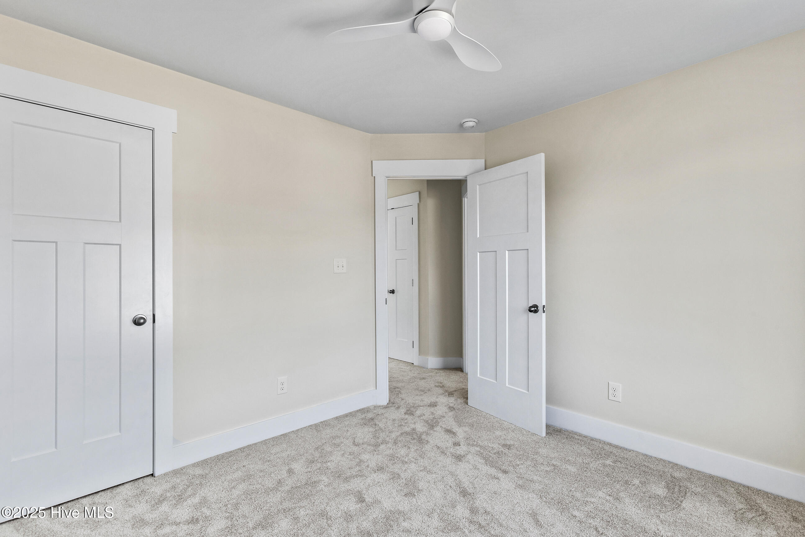 100546129 | Photo 24