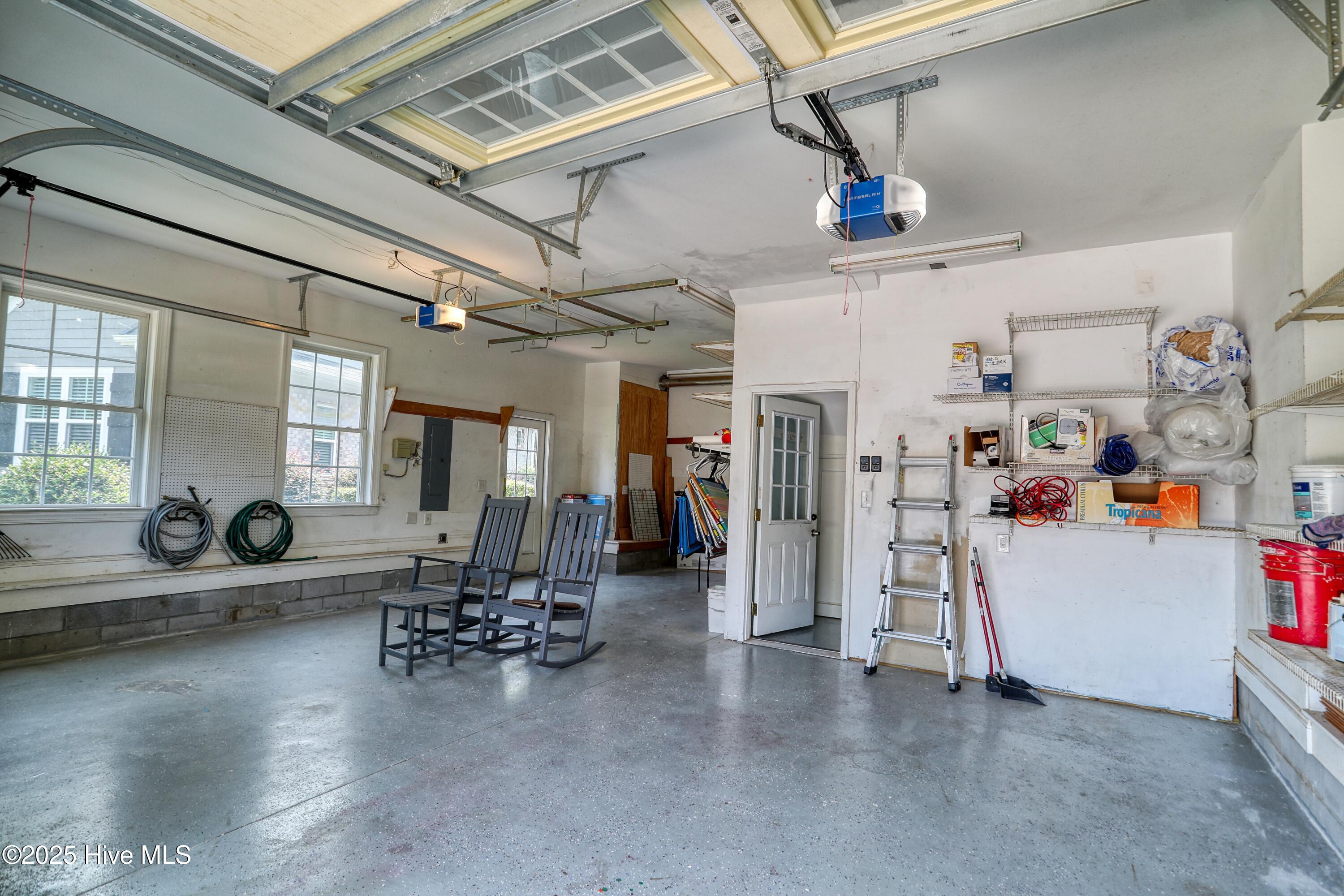 100511147 | Photo 26