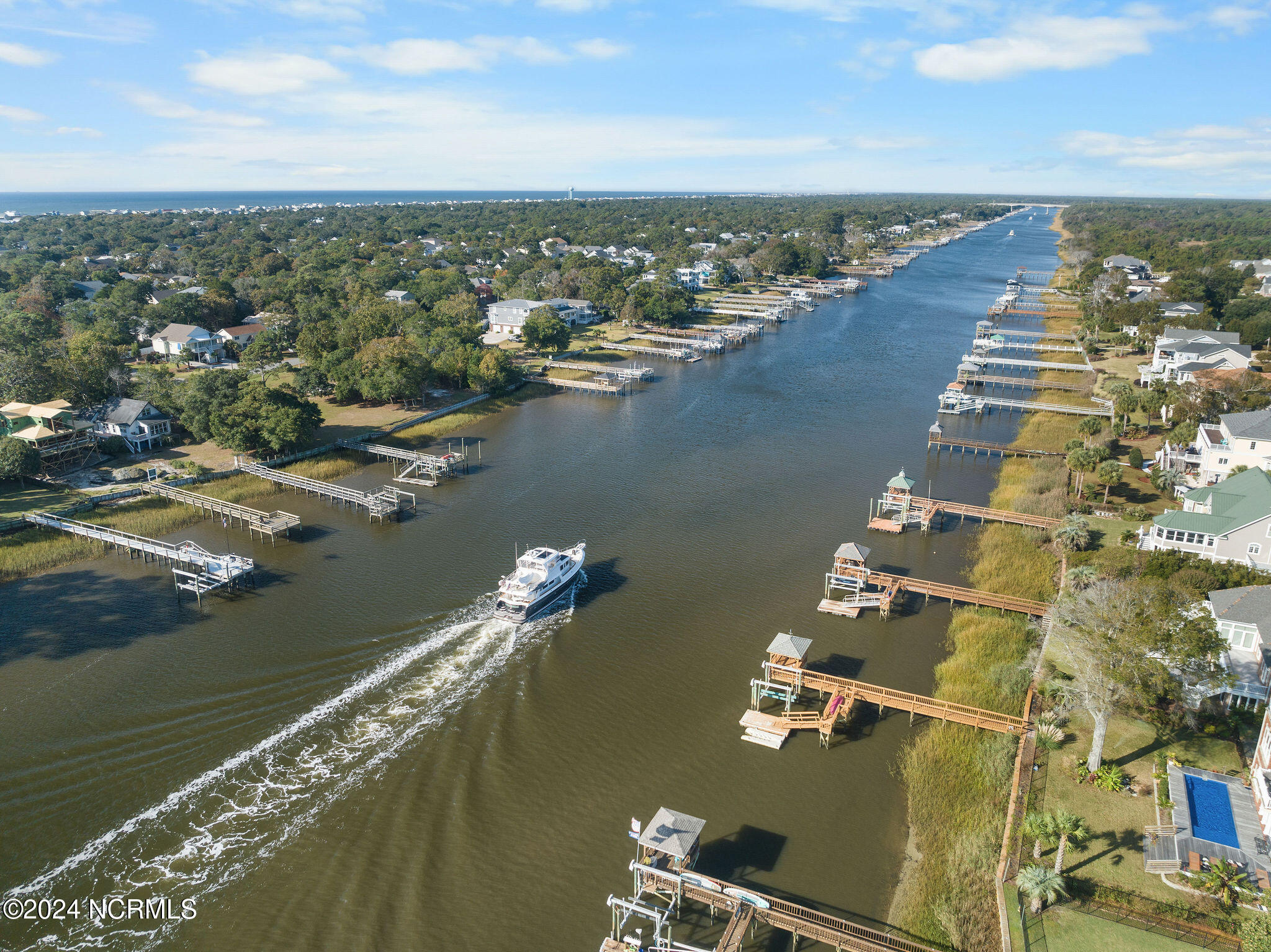 112 NE 28th Street, Oak Island, NC 28465 – photo 13: 112NE28thSt-69