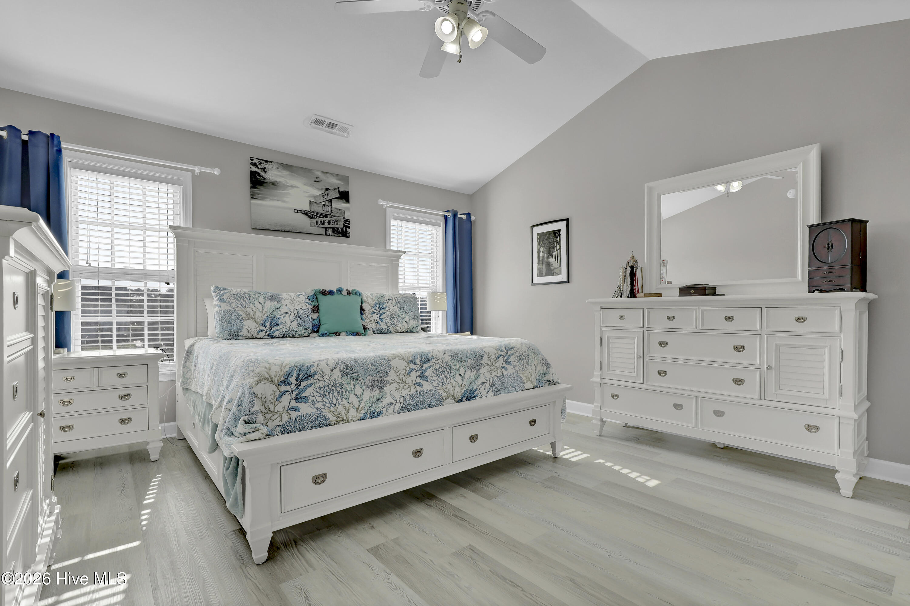 100558777 | Photo 16