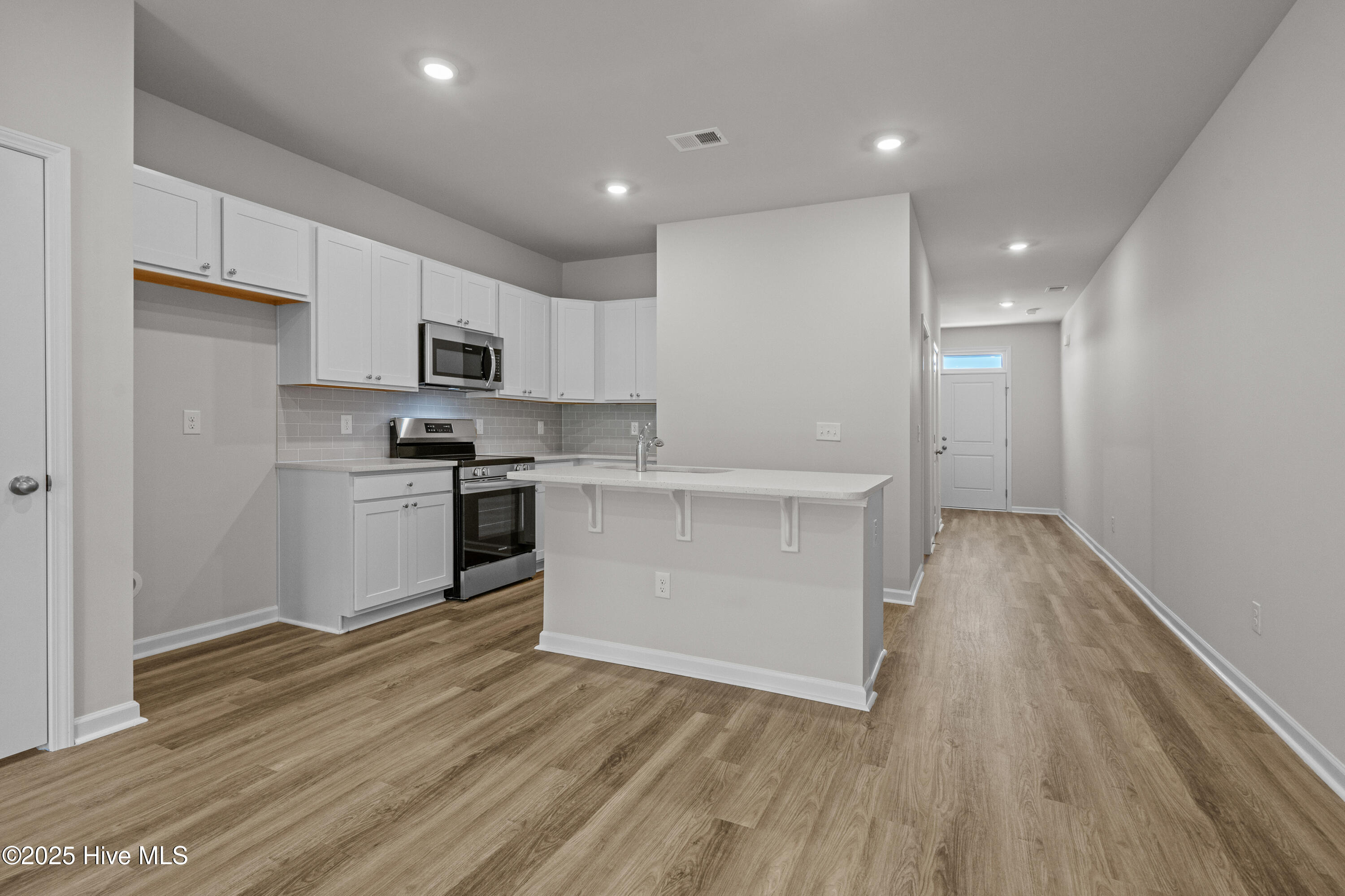 100534504 | Photo 13