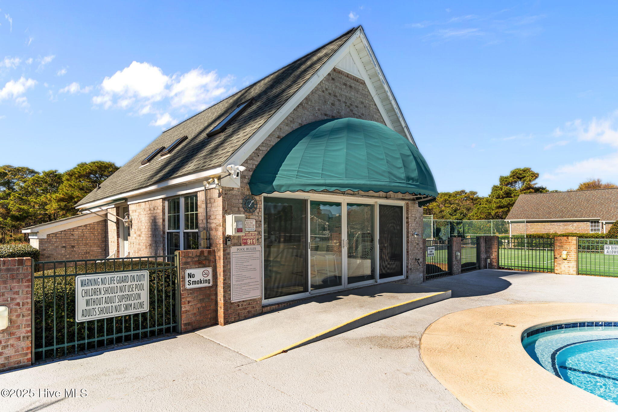 100543874 | Photo 37