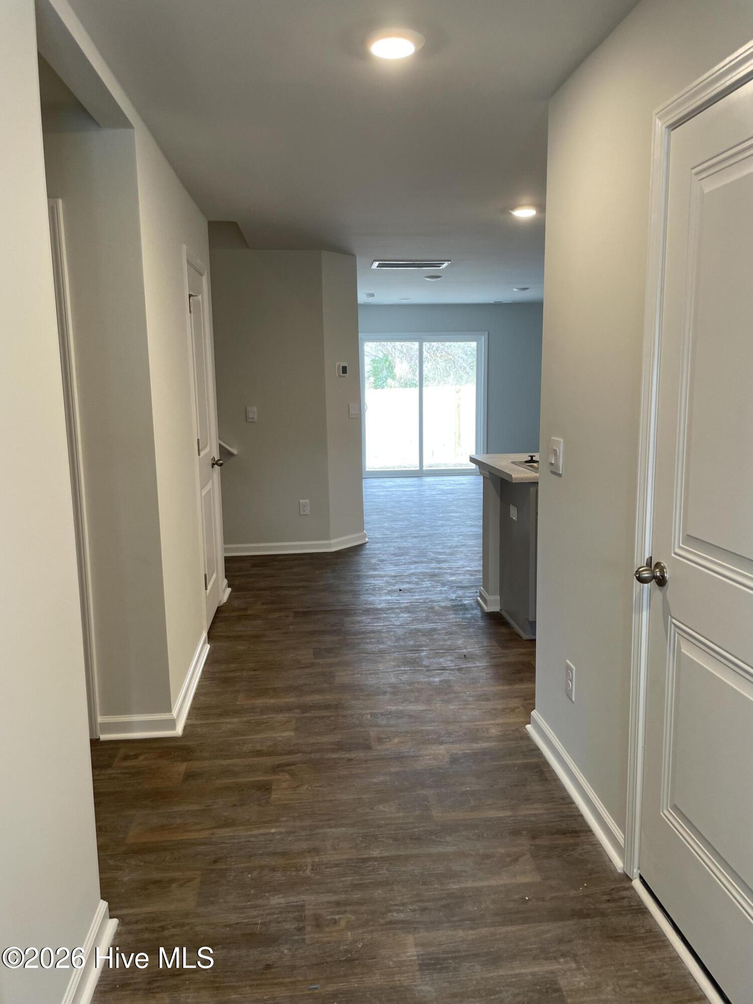 100548569 | Photo 13