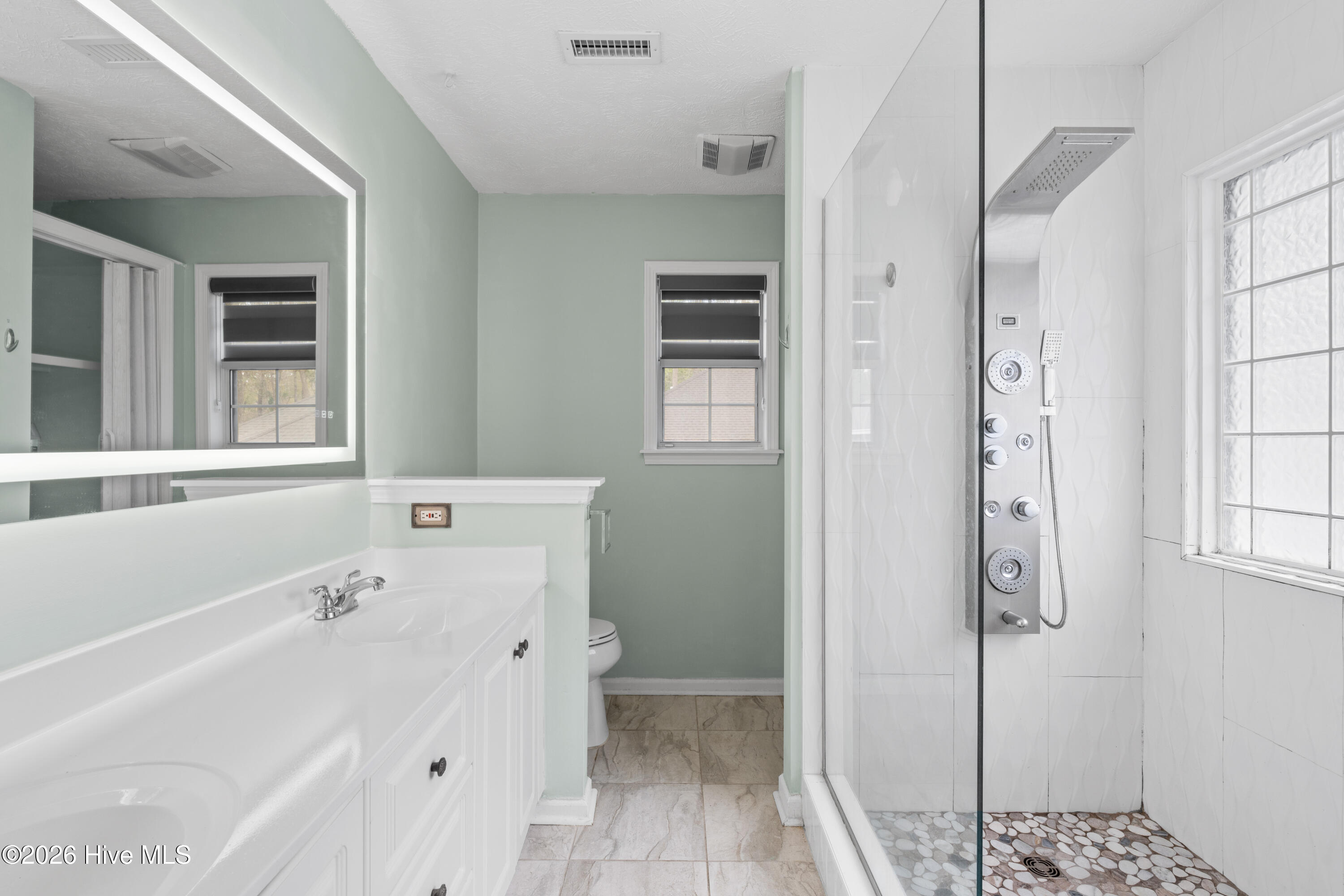 100562430 | Photo 30