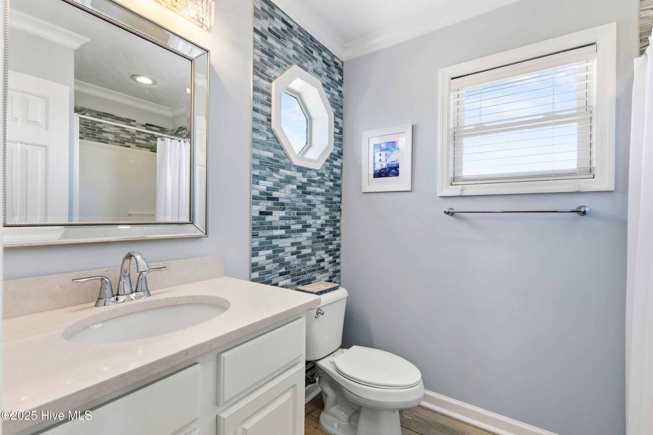 100535212 | Photo 31