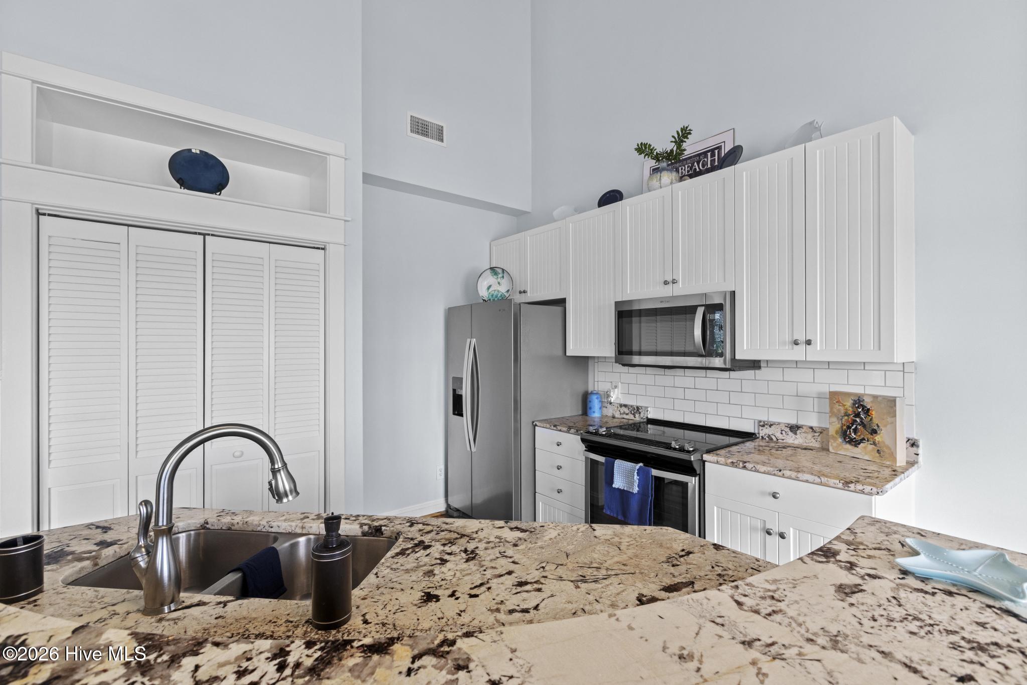 112 Oakleaf Drive 1003-A,Pine Knoll Shores