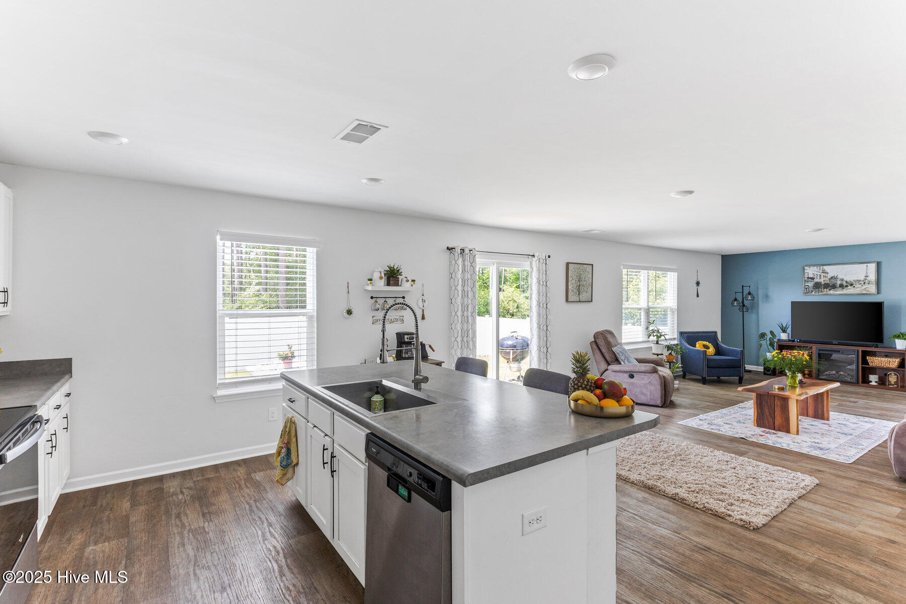 249 Hope Creek Drive, Hampstead, NC 28443 – photo 12: 013_249_hope_creek-13_993