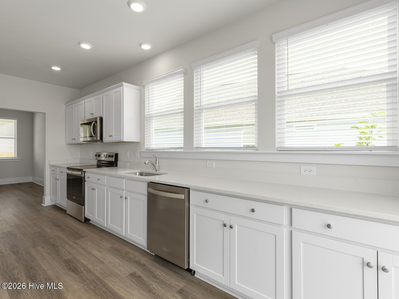 100547701 | Photo 12