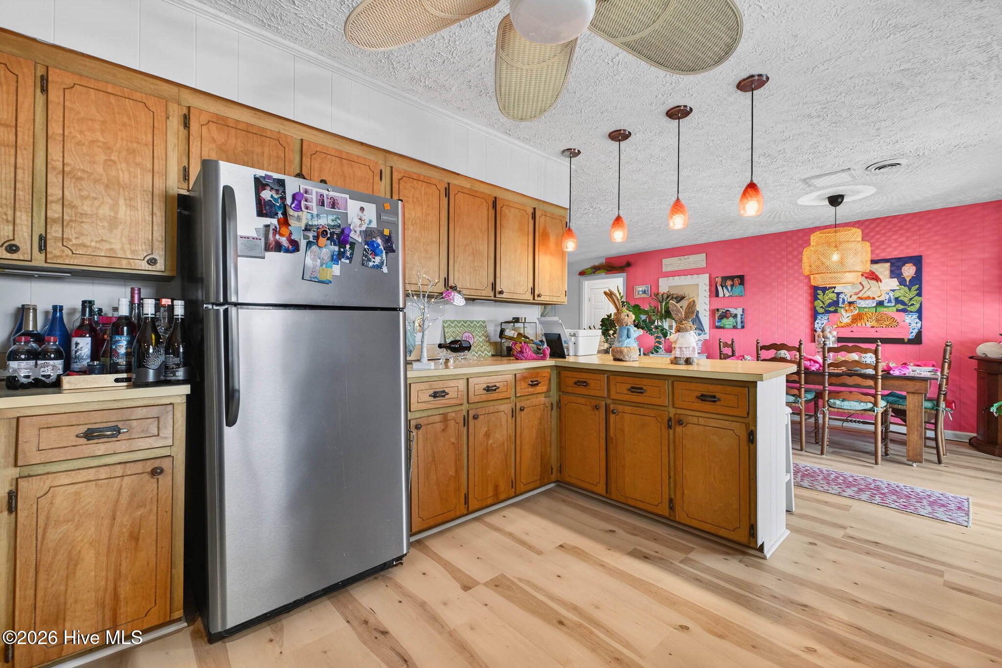 100560739 | Photo 47