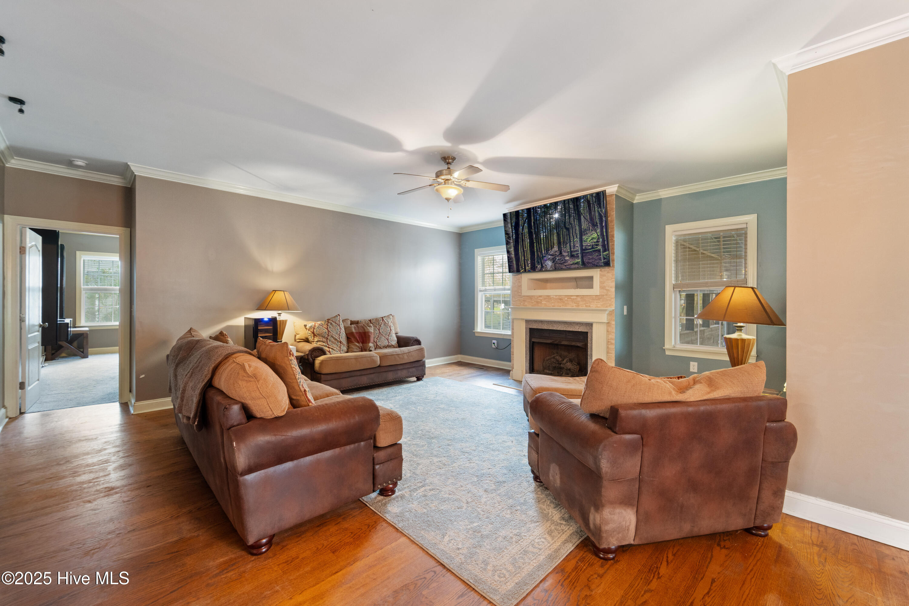 100544127 | Photo 29