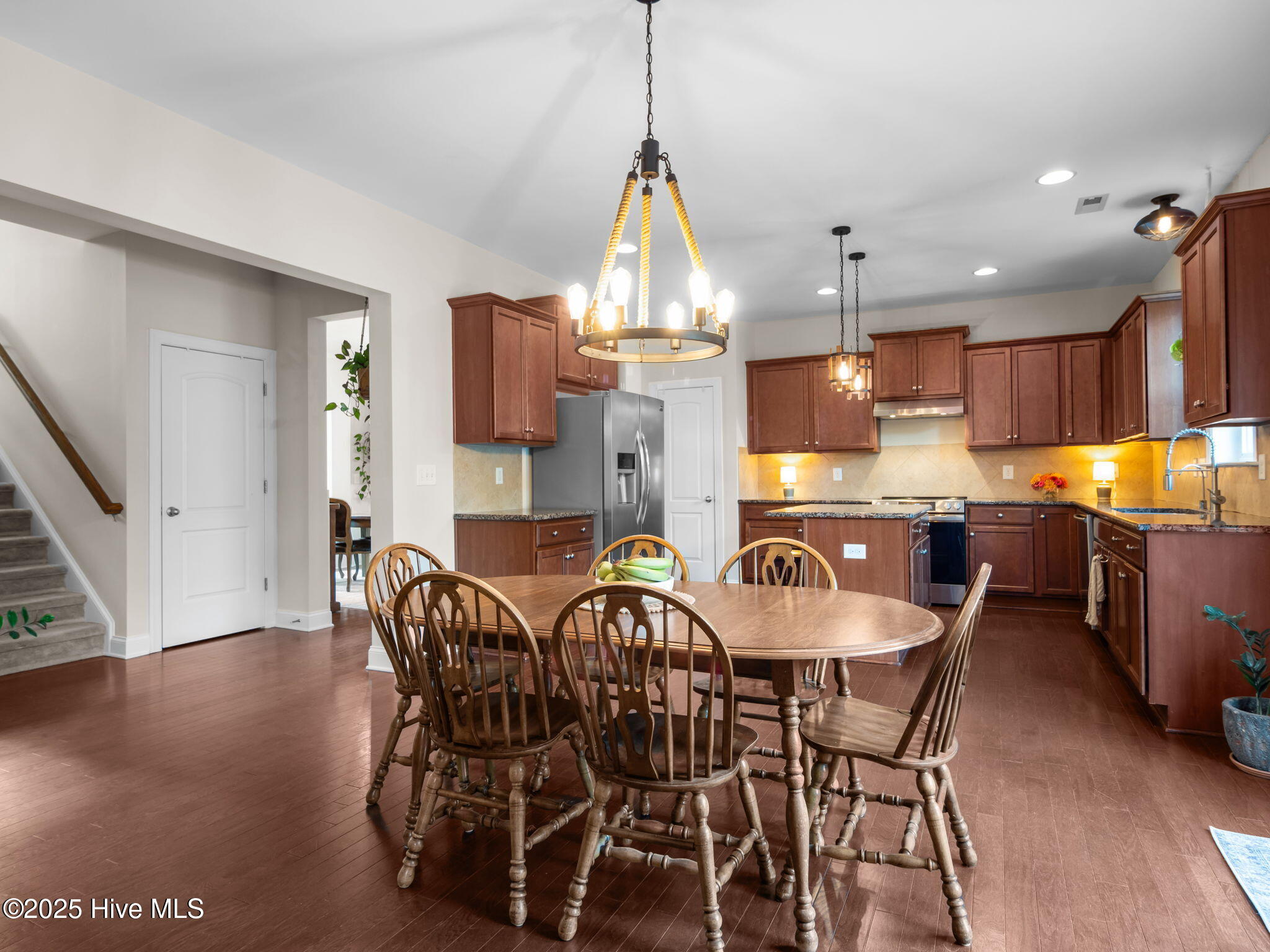 100525324 | Photo 10