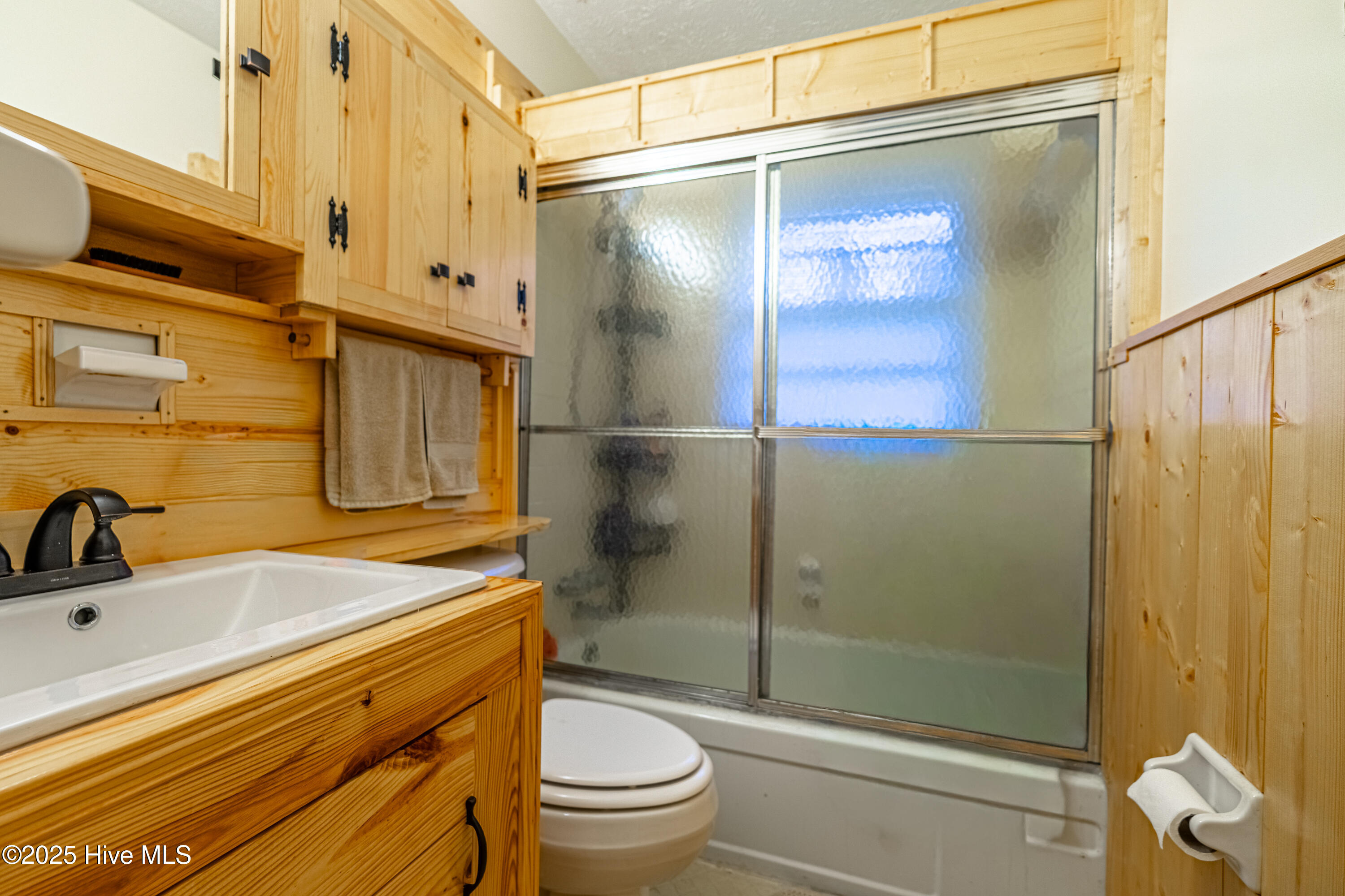 100541983 | Photo 26