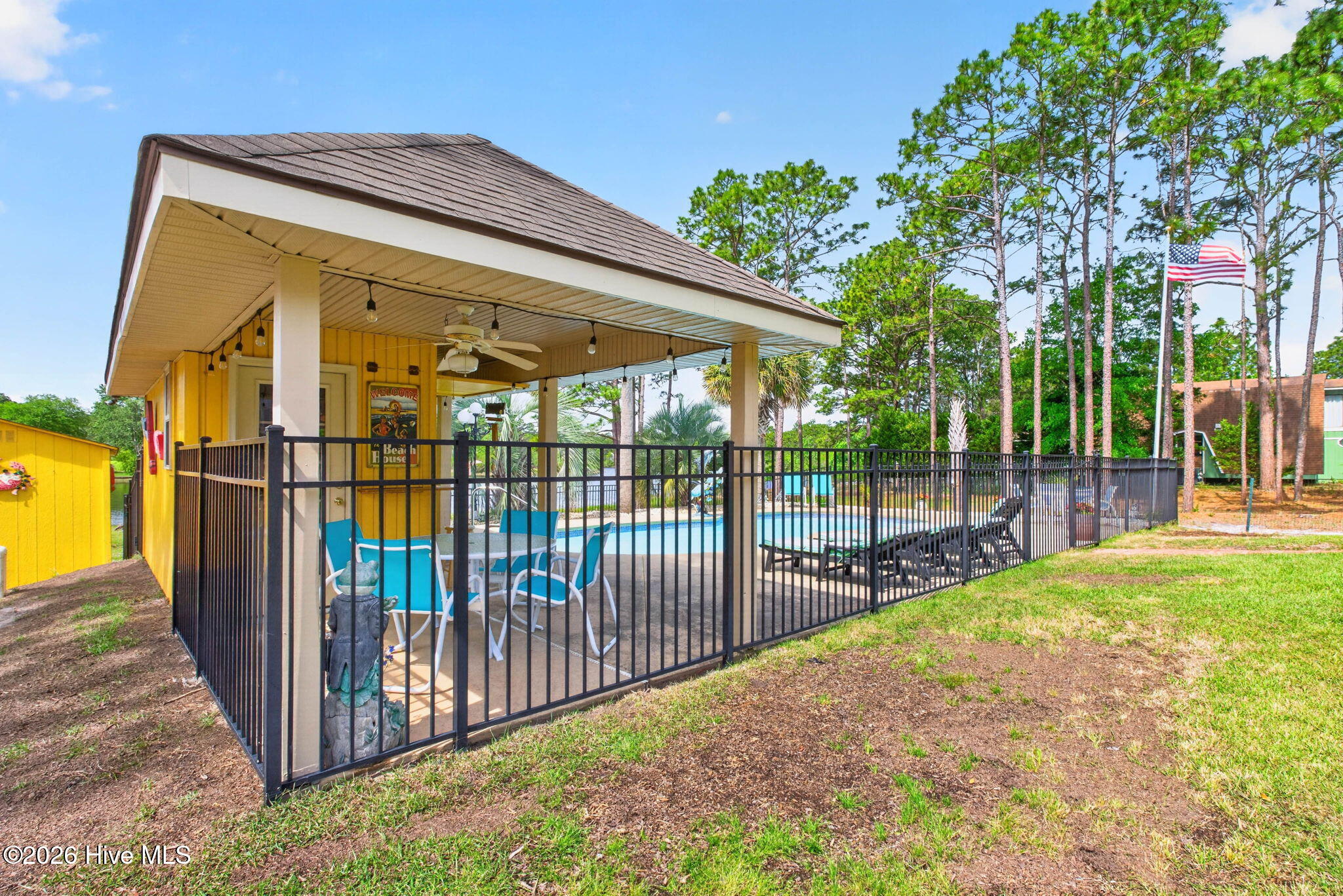 100569405 | Photo 47