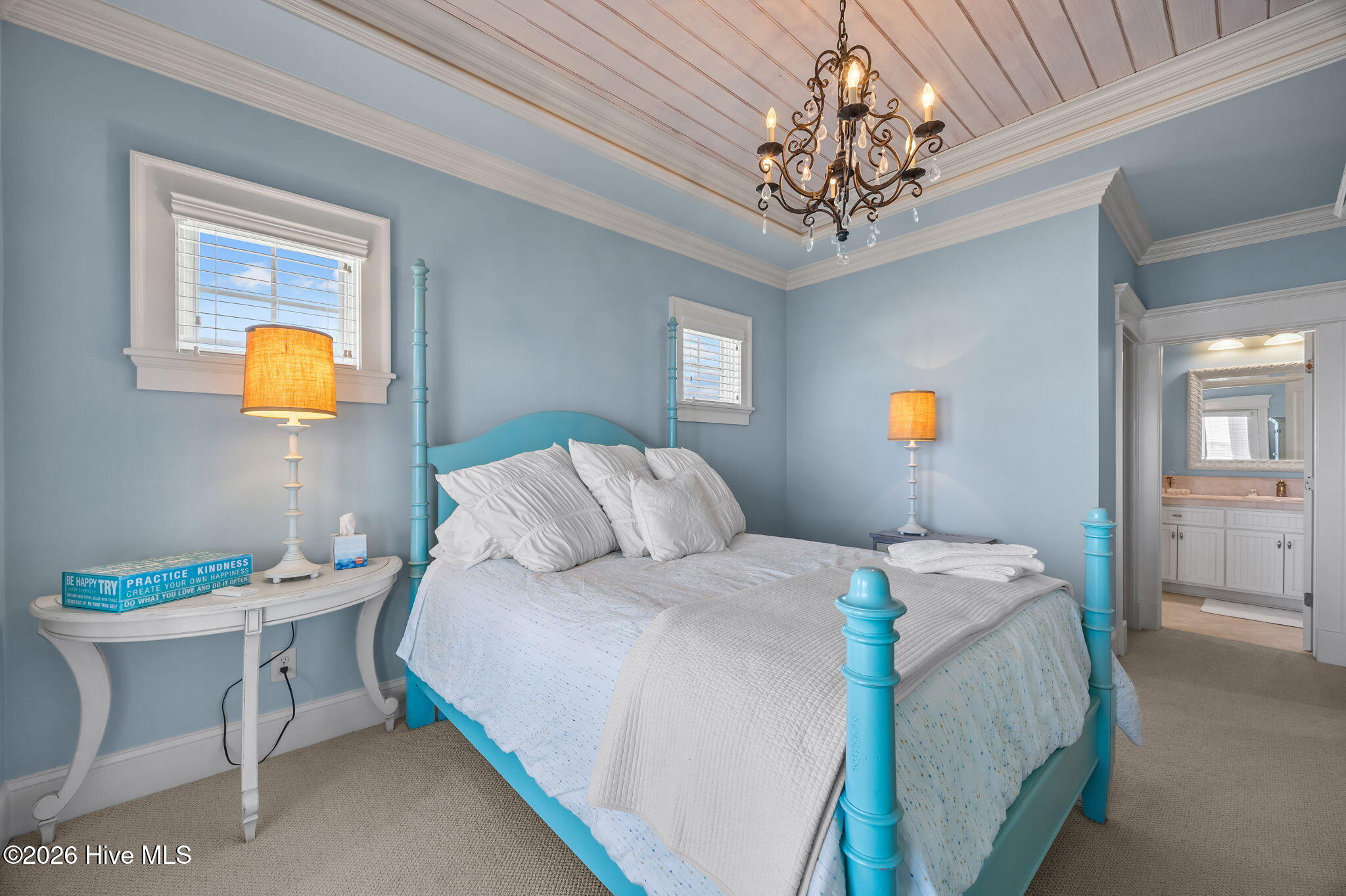 100564617 | Photo 44