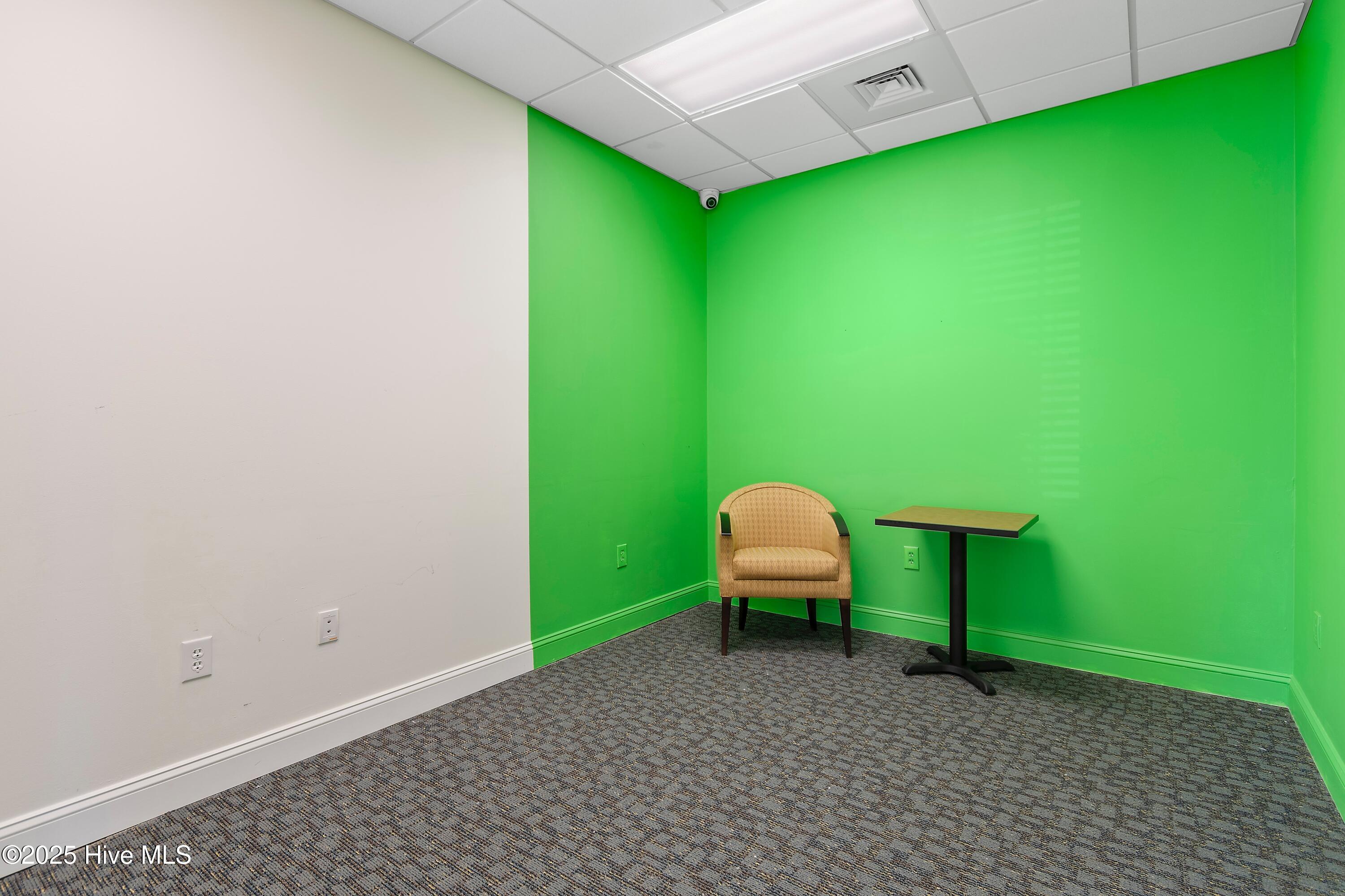 100491717 | Photo 26