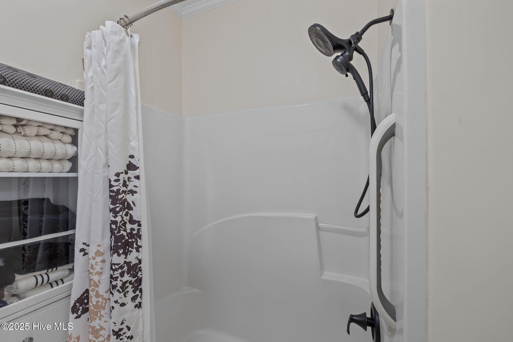 100540385 | Photo 32