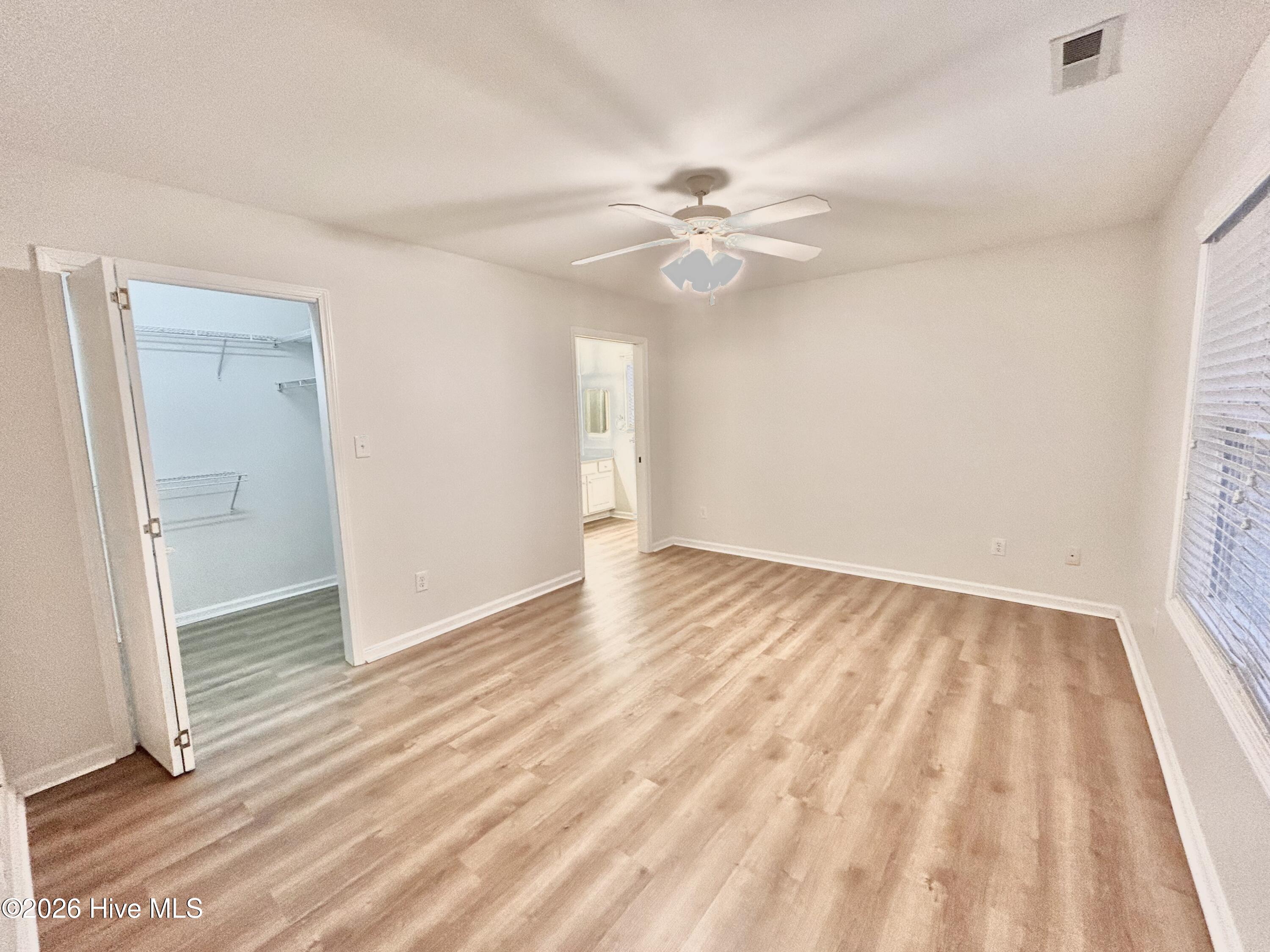 100542918 | Photo 24