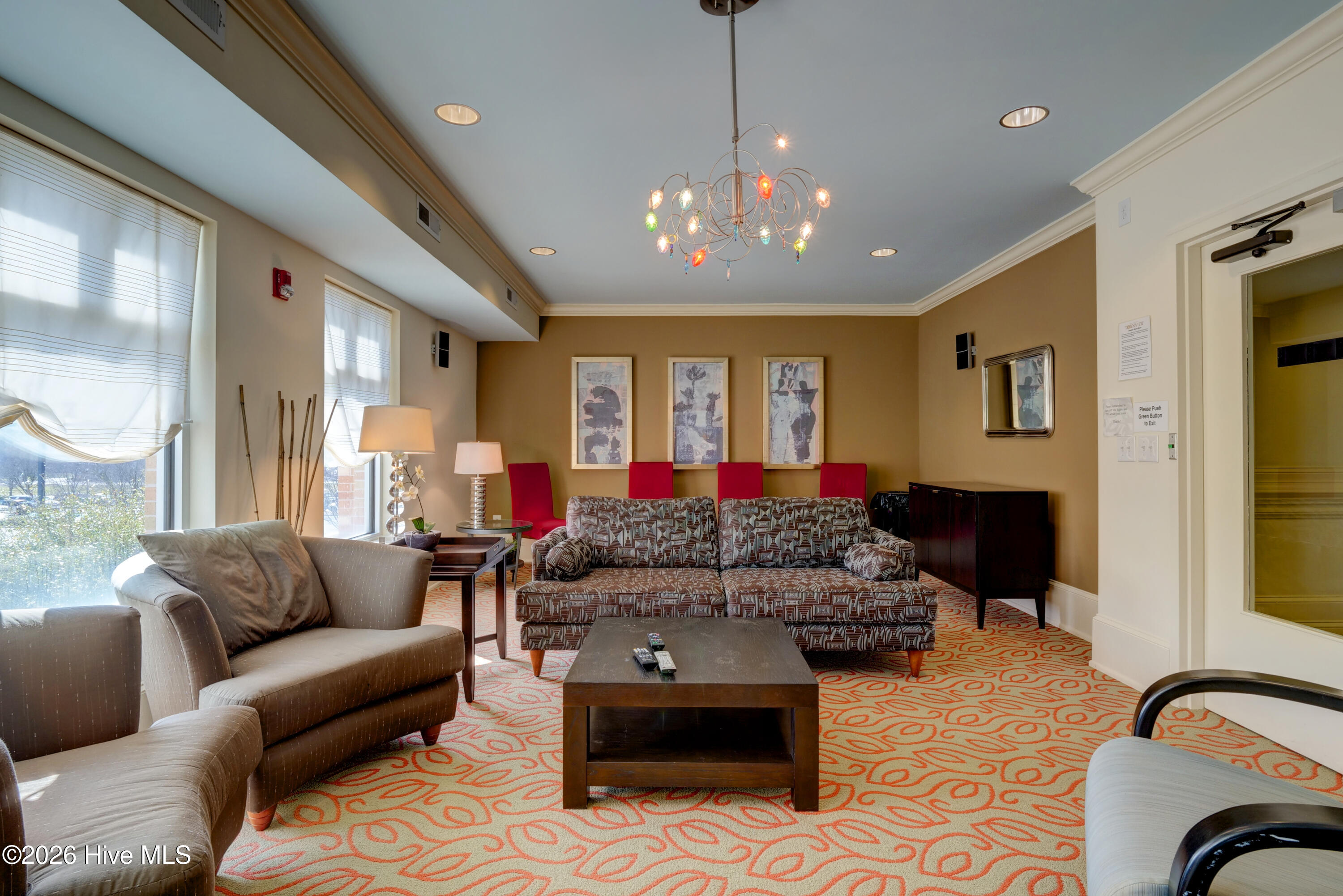 100558584 | Photo 28