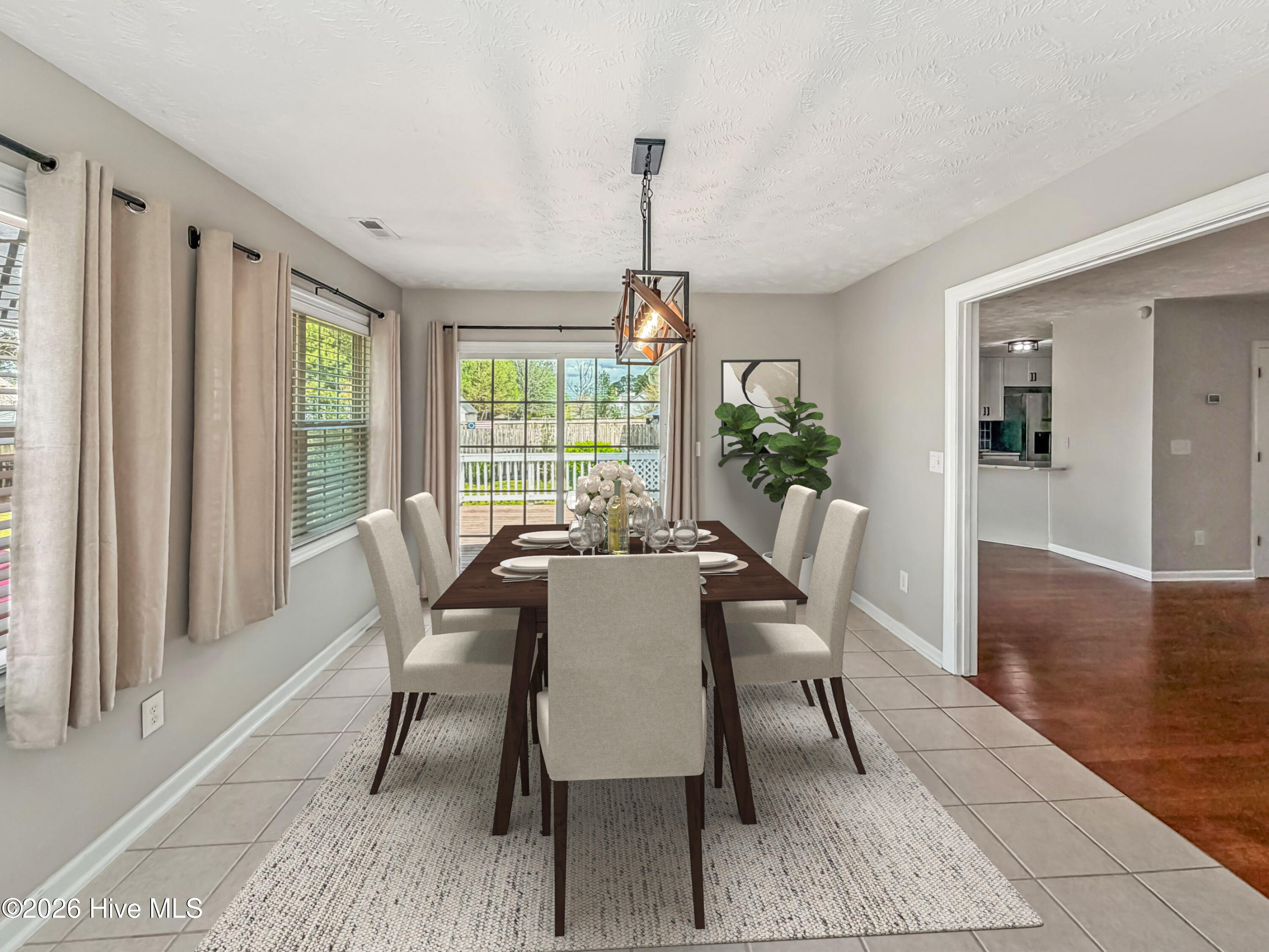 100564126 | Photo 15