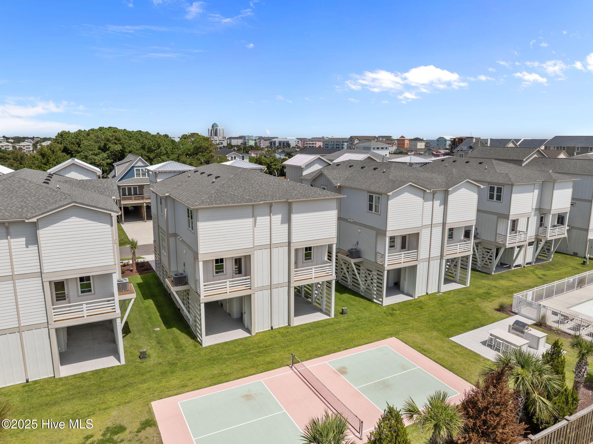 100537878 | Photo 53