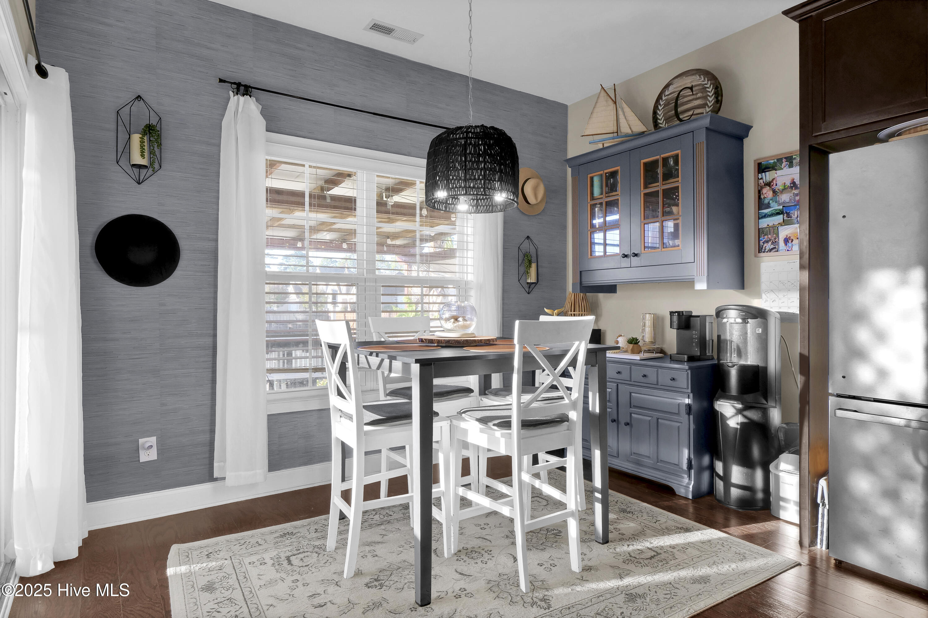 100541385 | Photo 13