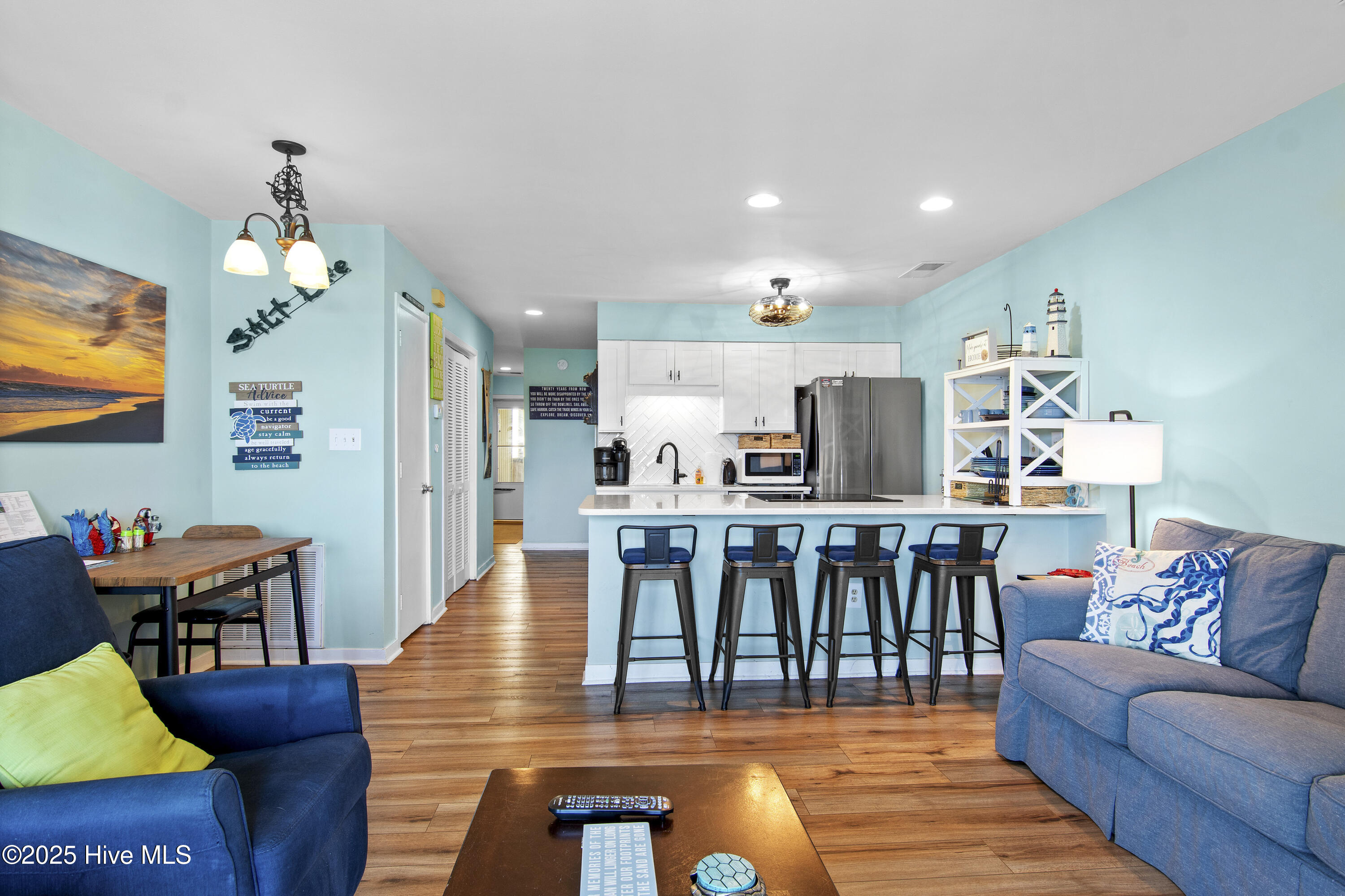 100519388 | Photo 11