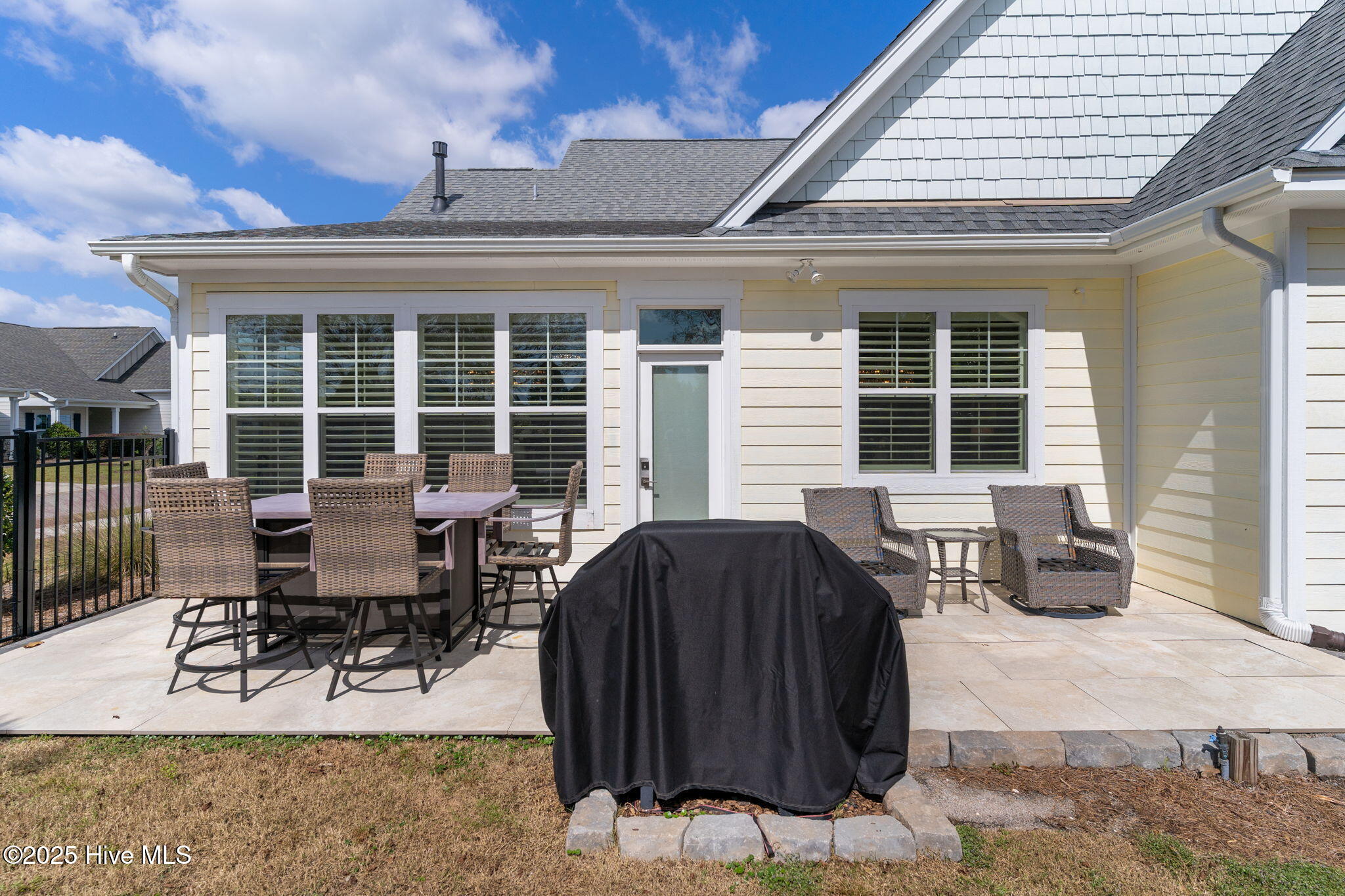 100534405 | Photo 40